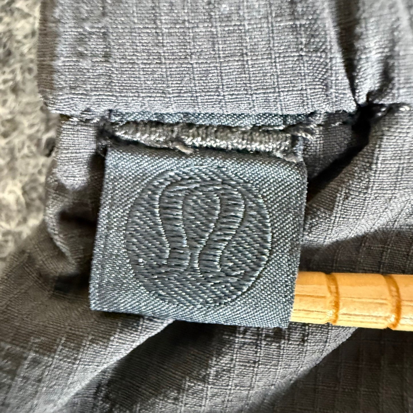 Lululemon Bowline Shorts Mens Medium 30x8 Gray Athleisure Training Gym Comfort