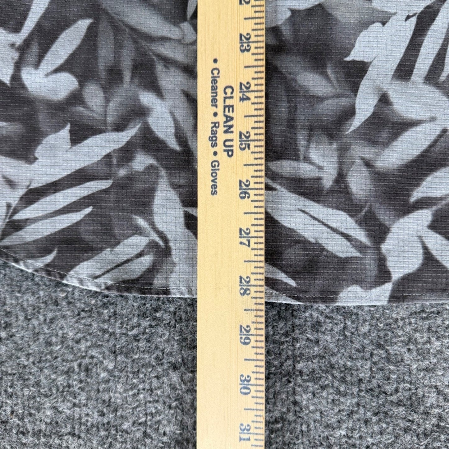 Lululemon Airing Easy Shirt Mens Medium Gray Tropical Leaf AOP Short Sleeve Casual