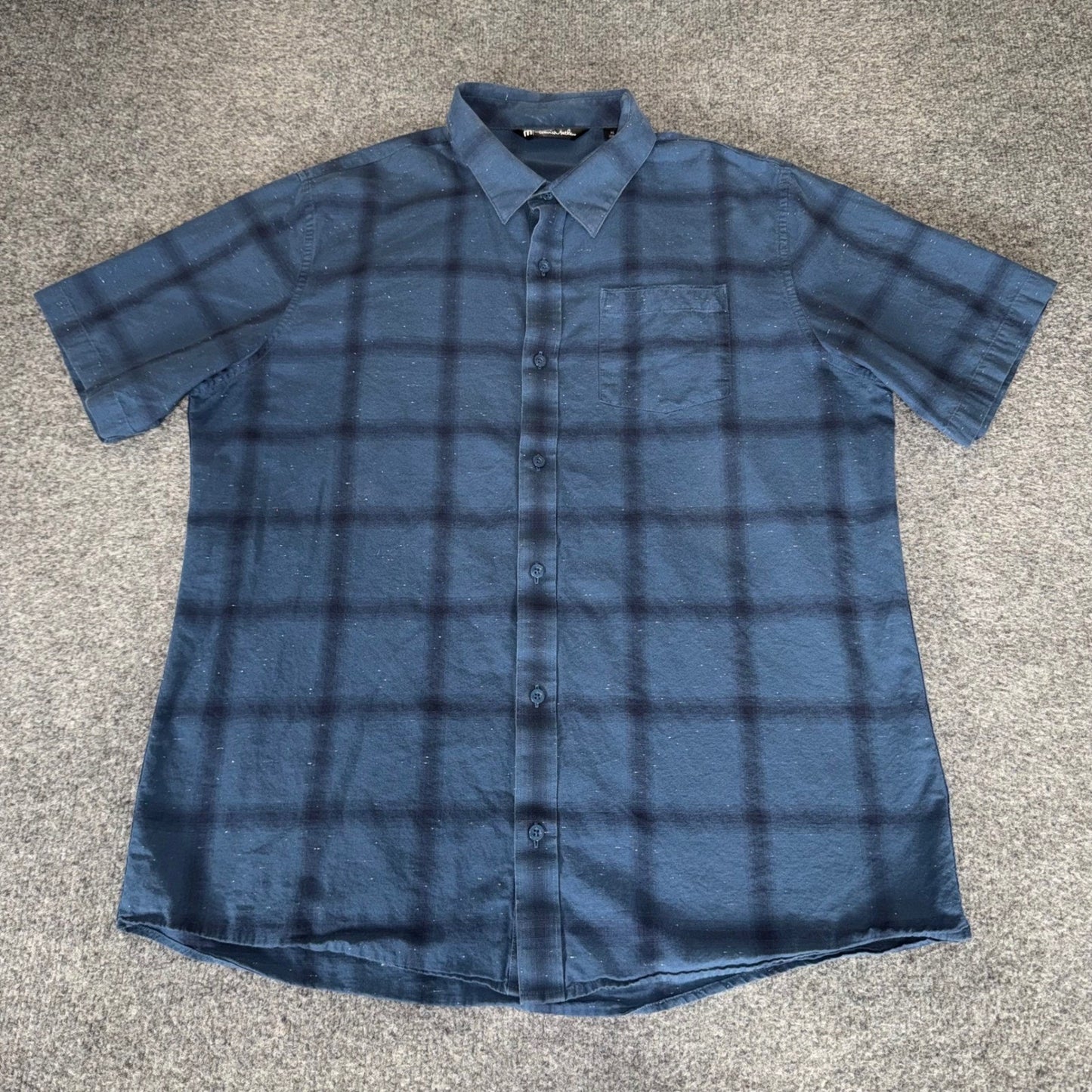 TravisMathew Mens XL Blue Plaid Short Sleeve Button Up Shirt Golf Casual Comfort