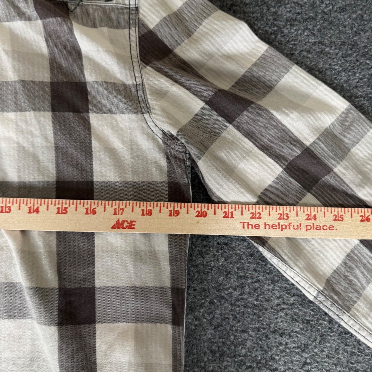 Vans Off The Wall Mens Medium Grey Plaid Flannel Button Up Shirt Skate Casual