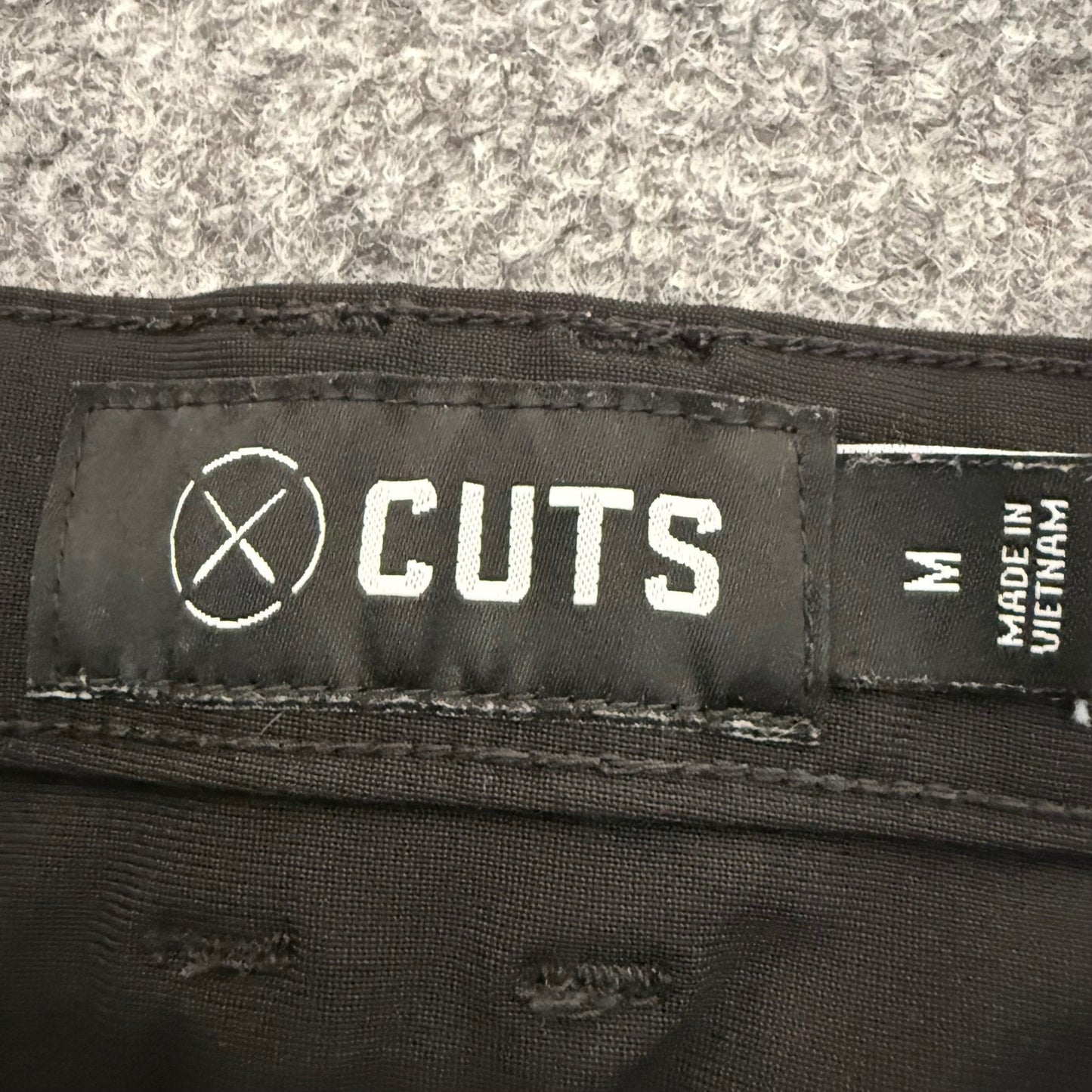 Cuts AO Jogger Mens Medium Black Technical Athletic 31x28 Pants Stretch Comfort