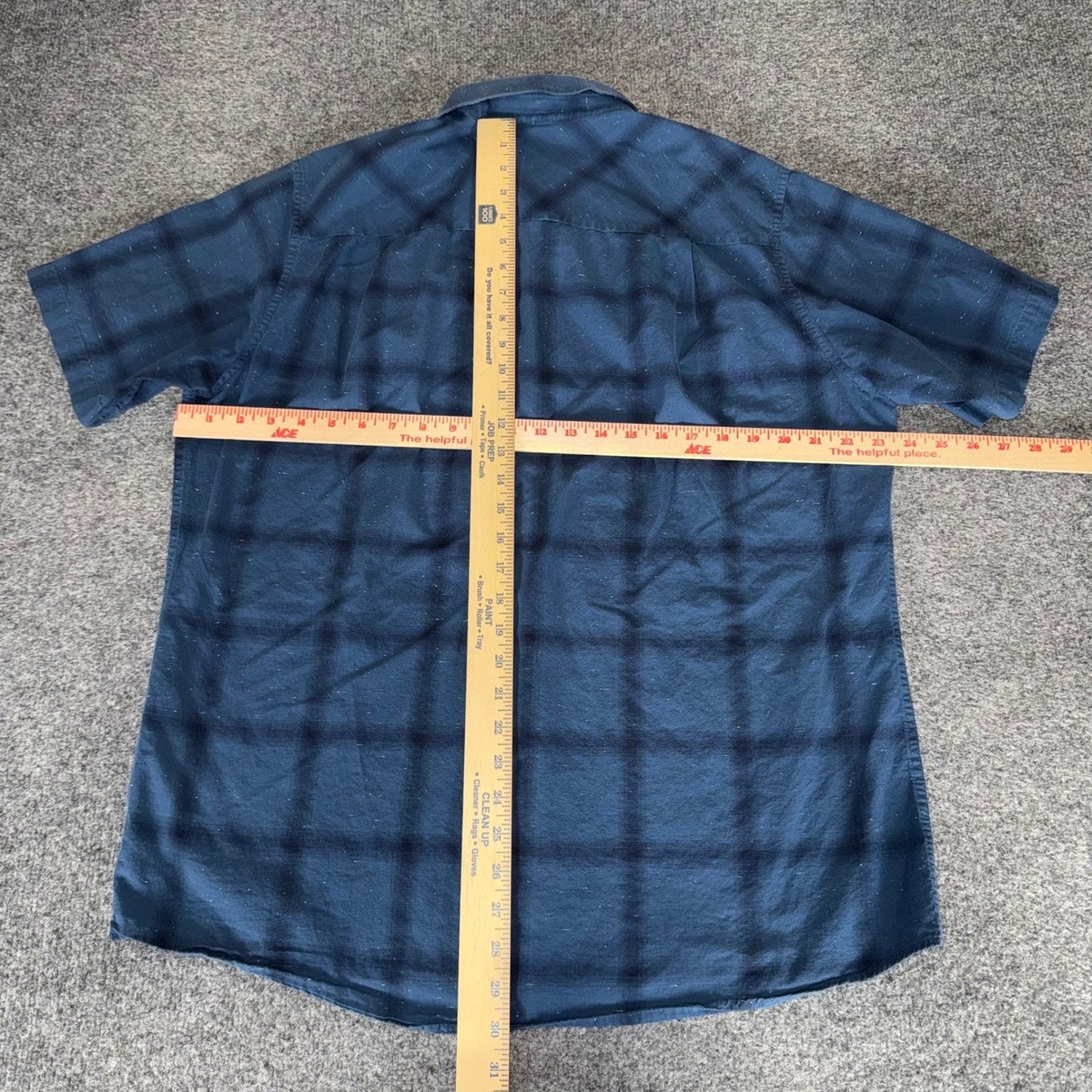 TravisMathew Mens XL Blue Plaid Short Sleeve Button Up Shirt Golf Casual Comfort