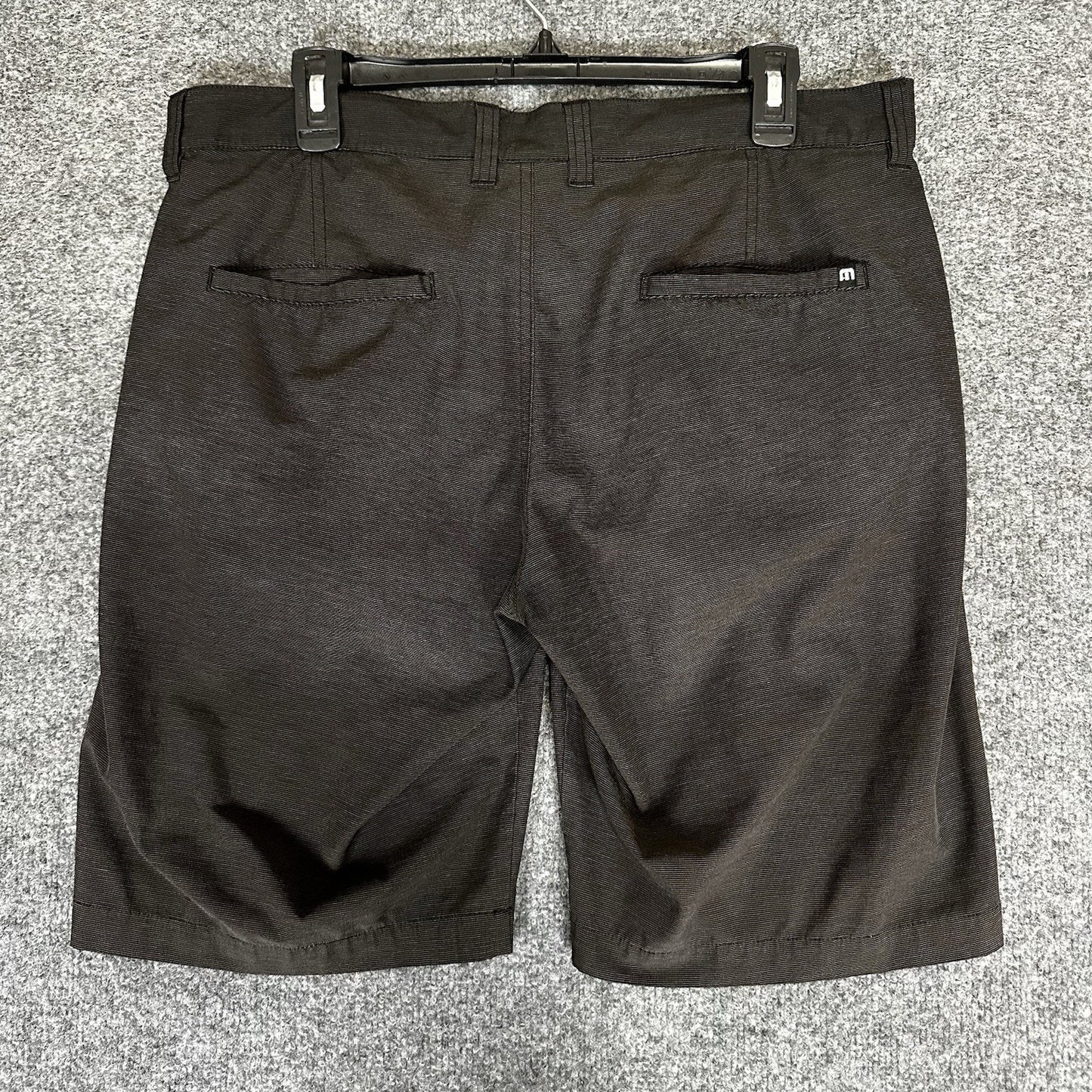 Travis Mathew Shorts Mens 34 Black Golf Chino 9" Performance Mid Rise Casual