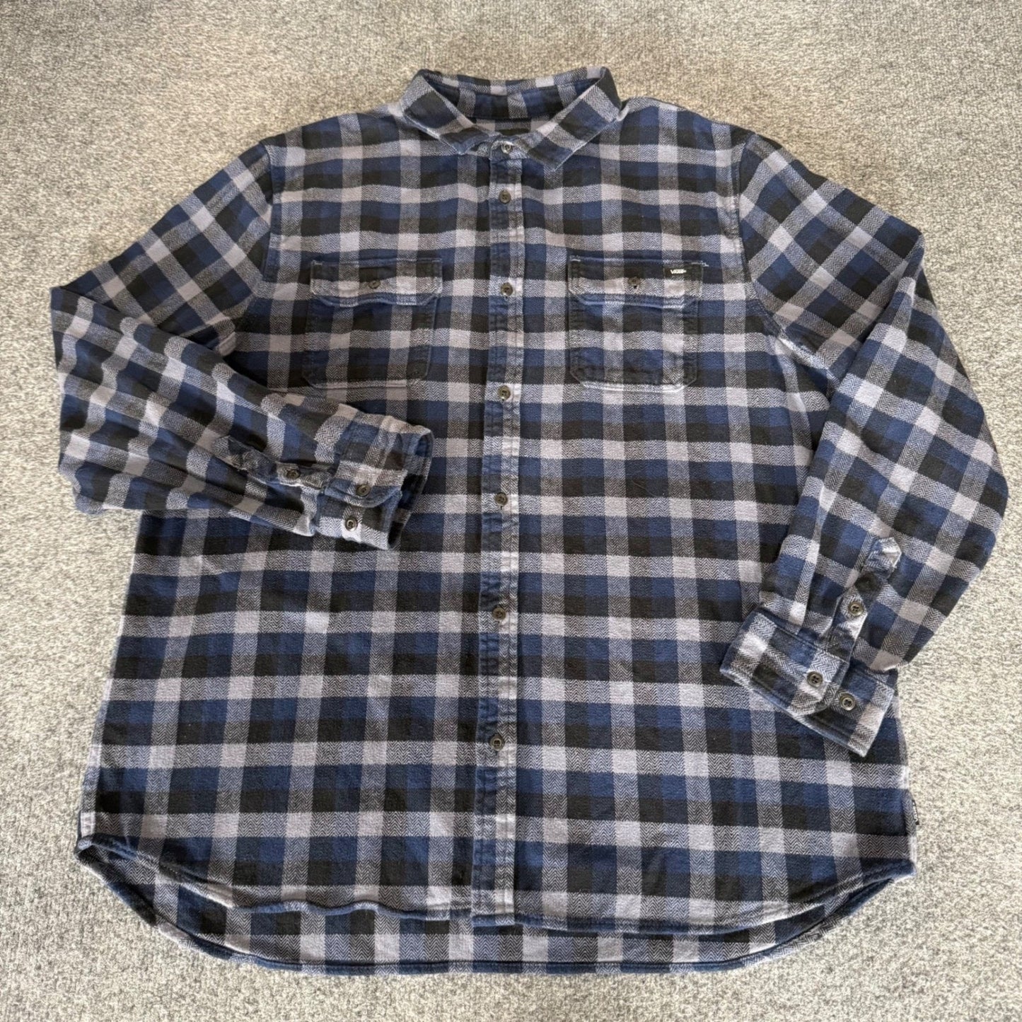 Vans Mens XL Blue Plaid Flannel Long Sleeve Button Up Shirt Skate Casual Cotton