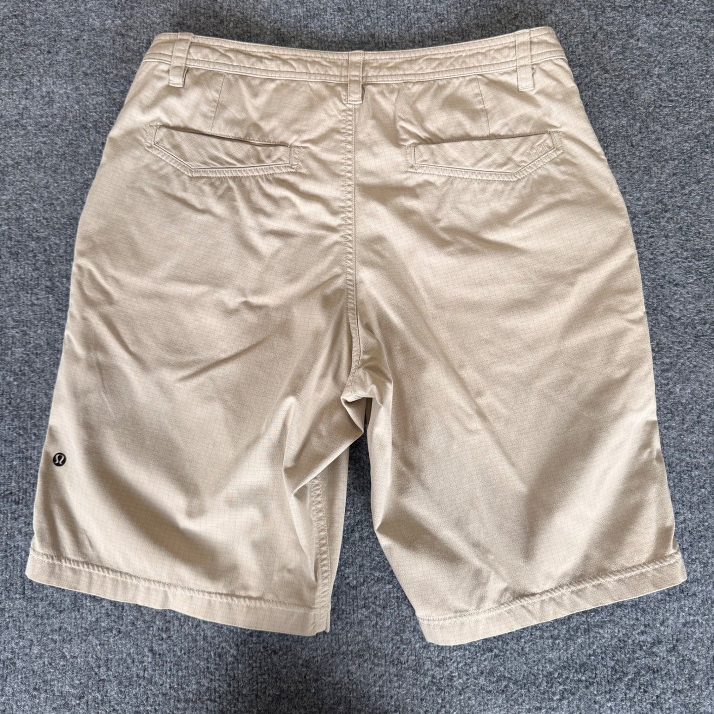 Lululemon Shorts Mens 34 Beige Athletic Casual Lightweight Chino Golf Comfort