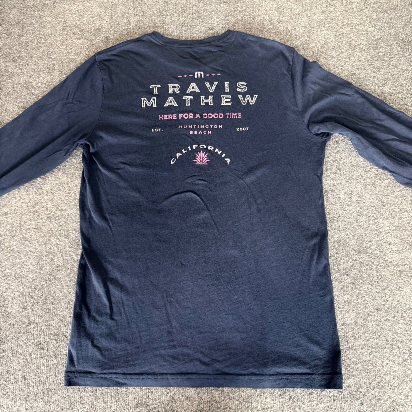 Travis Mathew Mens Medium Navy Blue Long Sleeve Graphic Tee Casual Golf T-Shirt