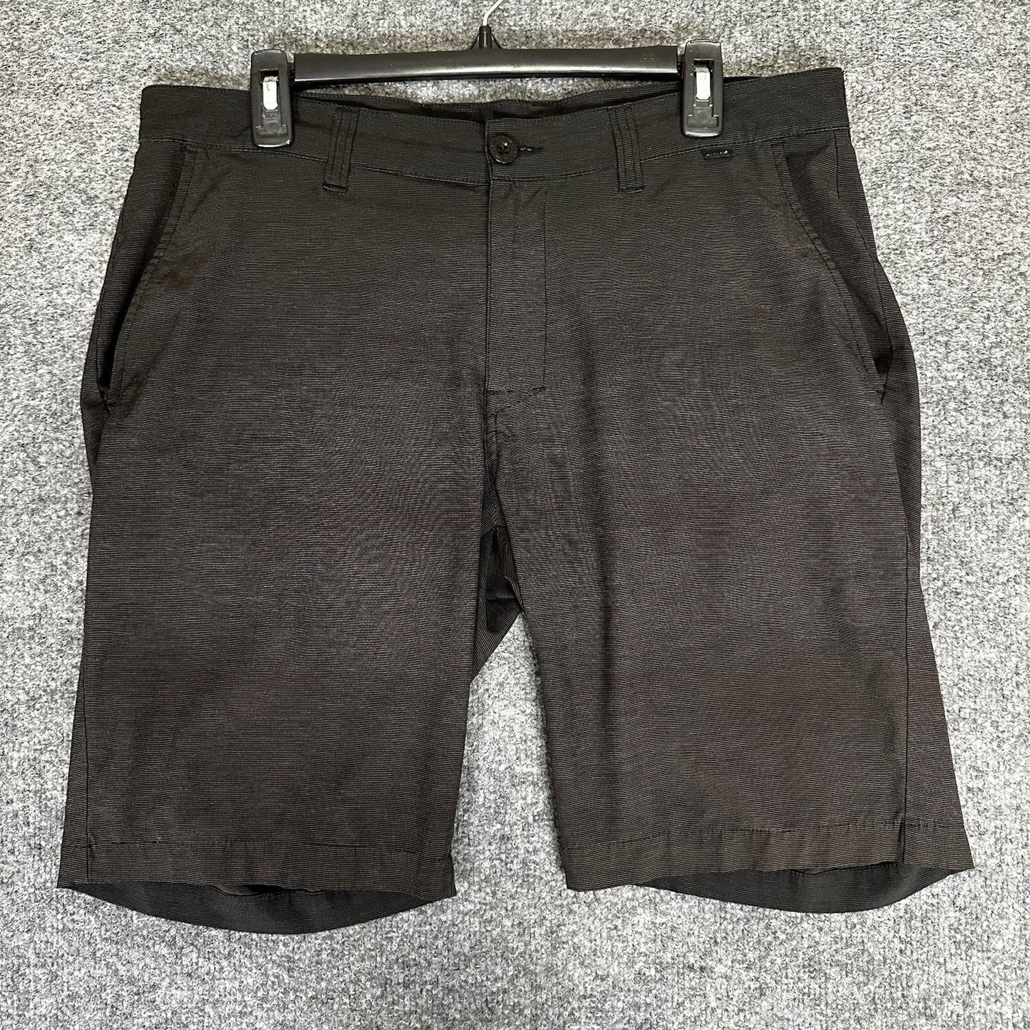 Travis Mathew Shorts Mens 34 Black Golf Chino 9" Performance Mid Rise Casual