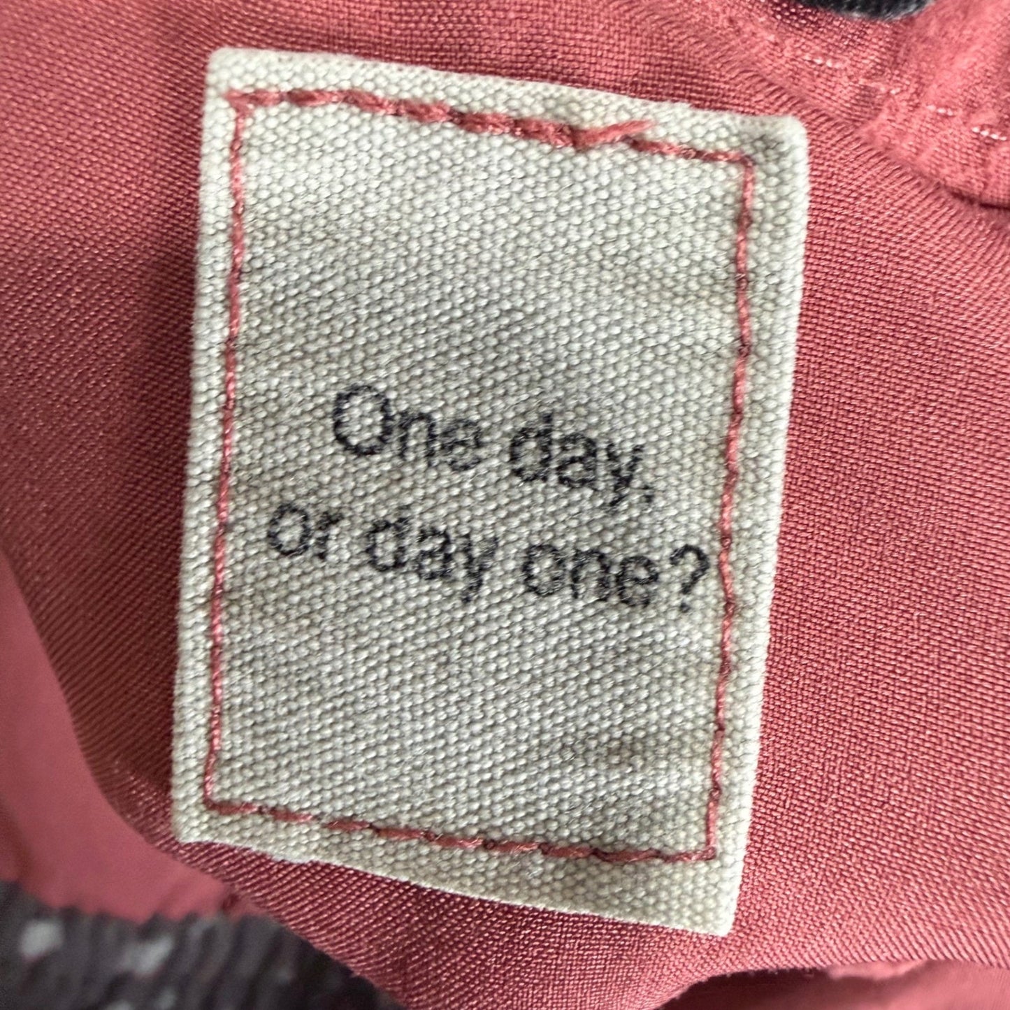 Vuori Kore Shorts Mens Large 38 Red Lined Athletic Gym Training Workout Running