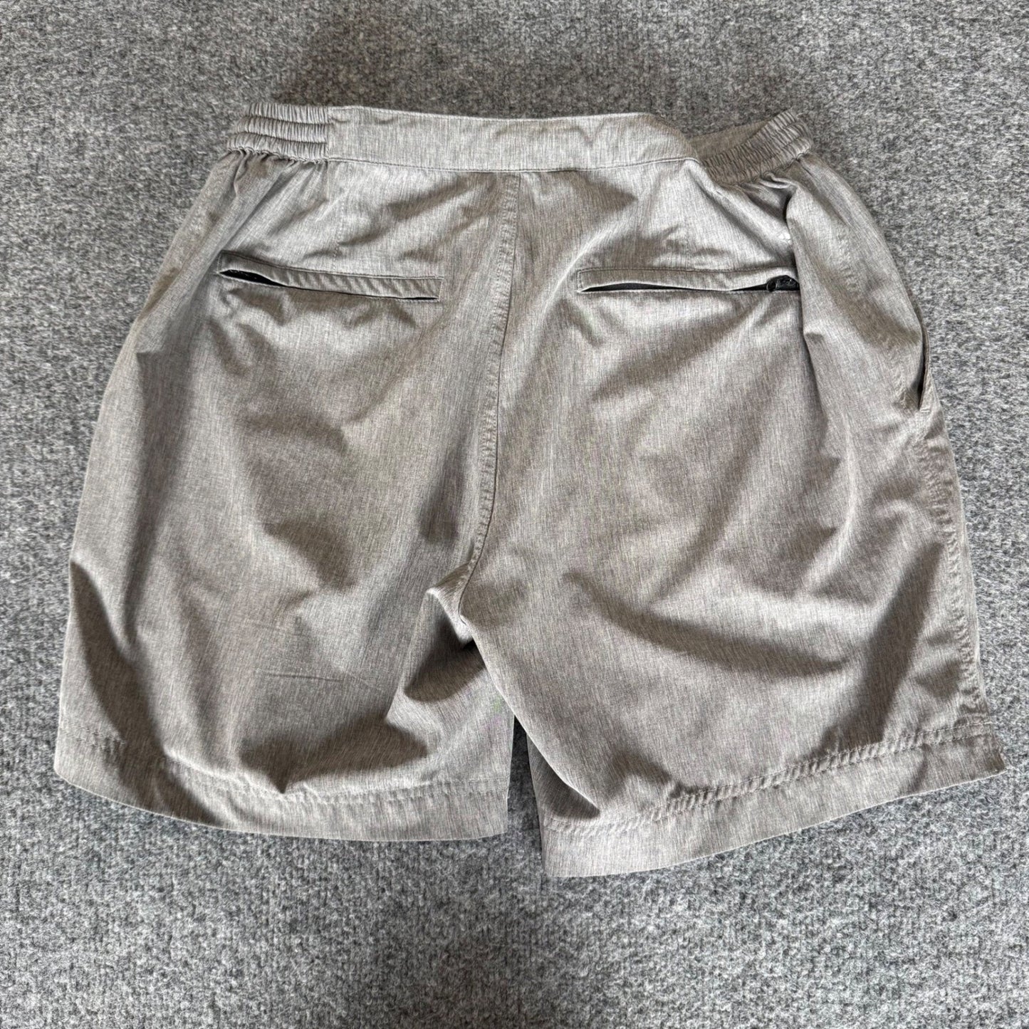 Thousand Miles Short Mens Medium Gray Travel Athletic Stretch Lightweight Casual