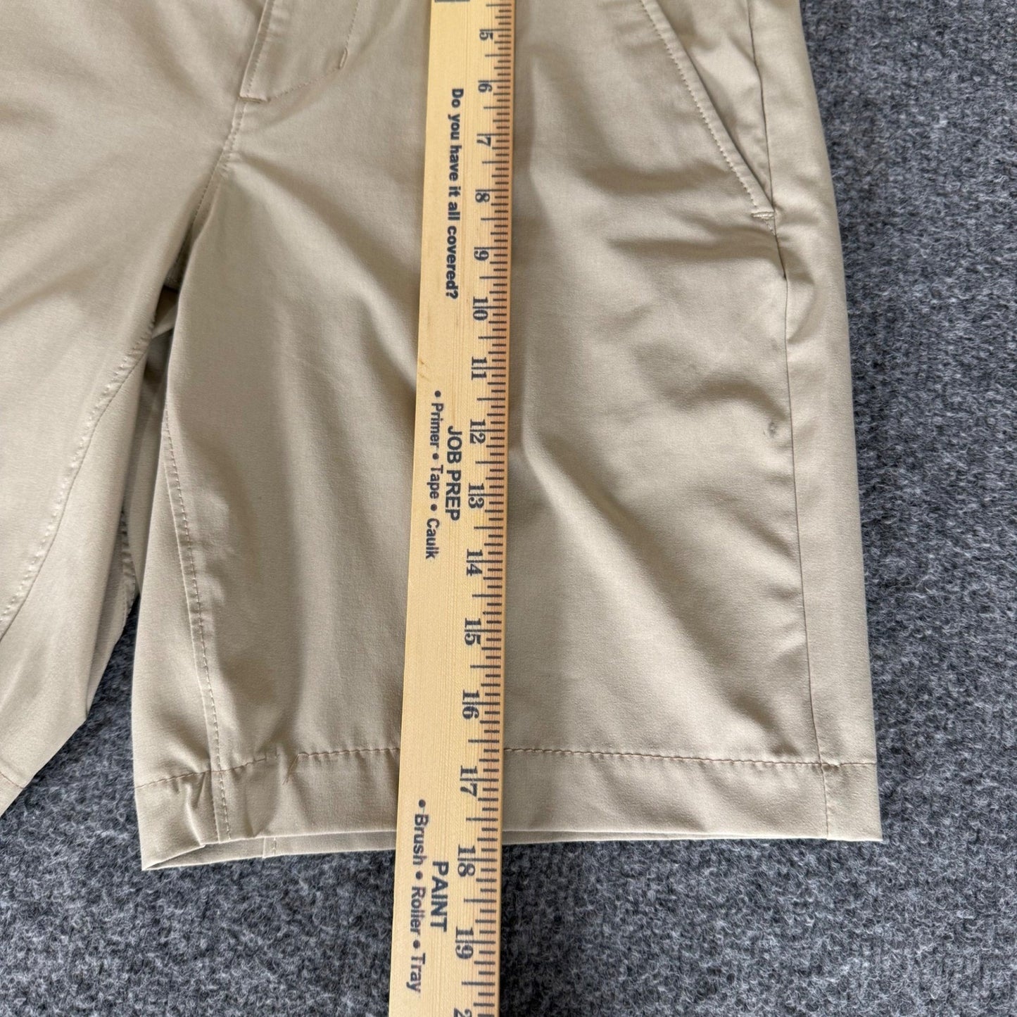 Under Armour HeatGear Tactical Cargo Shorts Mens 30 Tan Khaki Loose Fit Utility