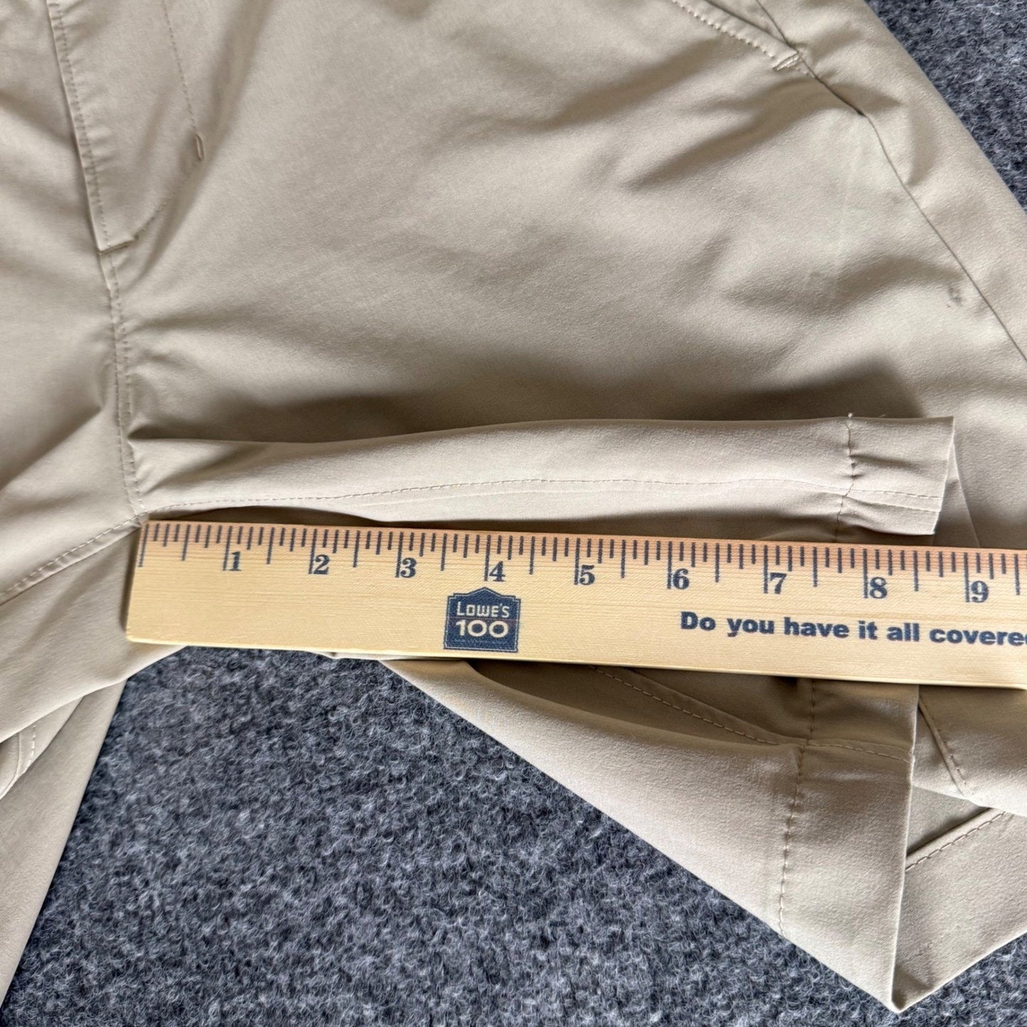 Under Armour HeatGear Tactical Cargo Shorts Mens 30 Tan Khaki Loose Fit Utility