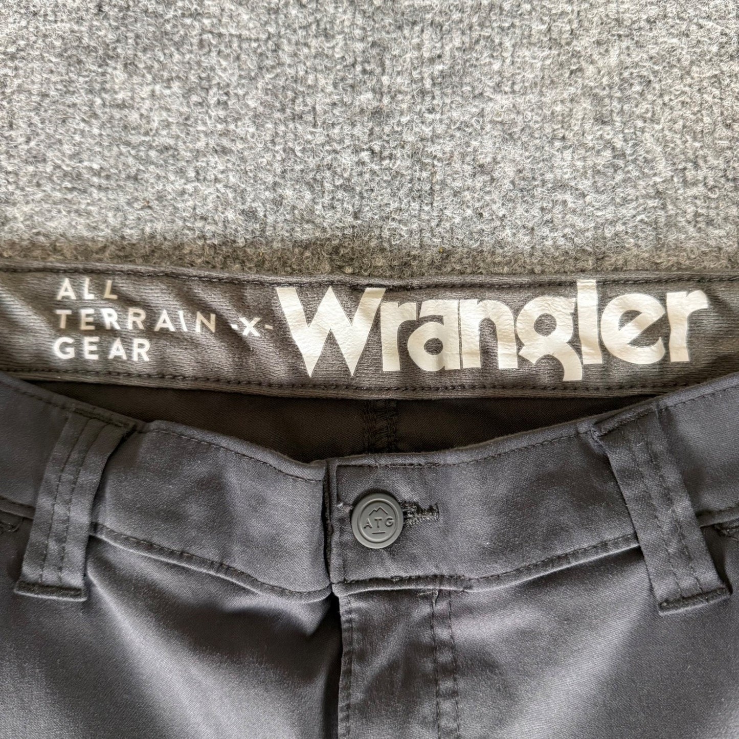 Wrangler ATG All Terrain Gear Cargo Shorts Mens 36 Black Hiking Outdoor Trail