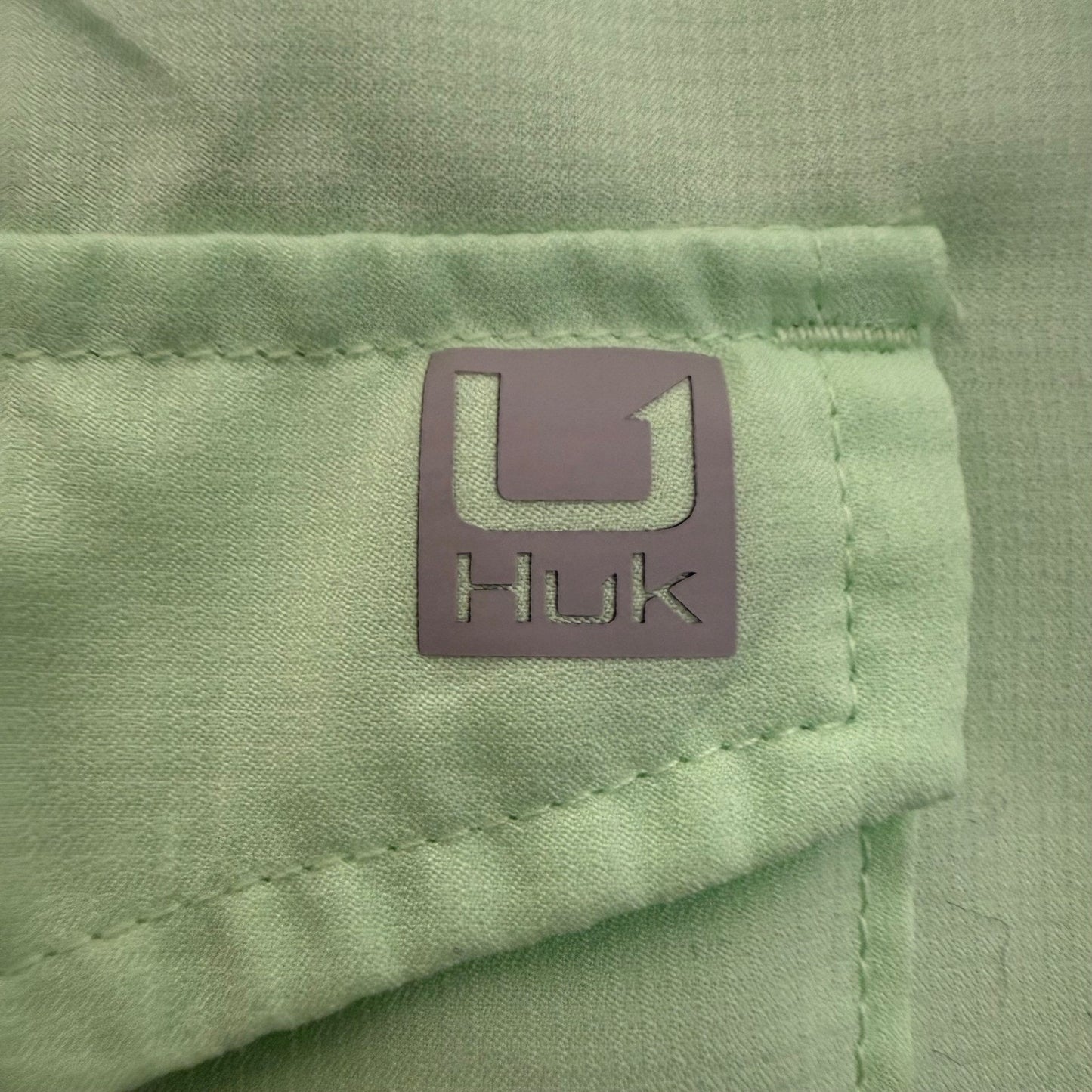 HUK Fishing Shirt Men XL Green Lightweight Short Sleeve Button Up Outdoor Angler