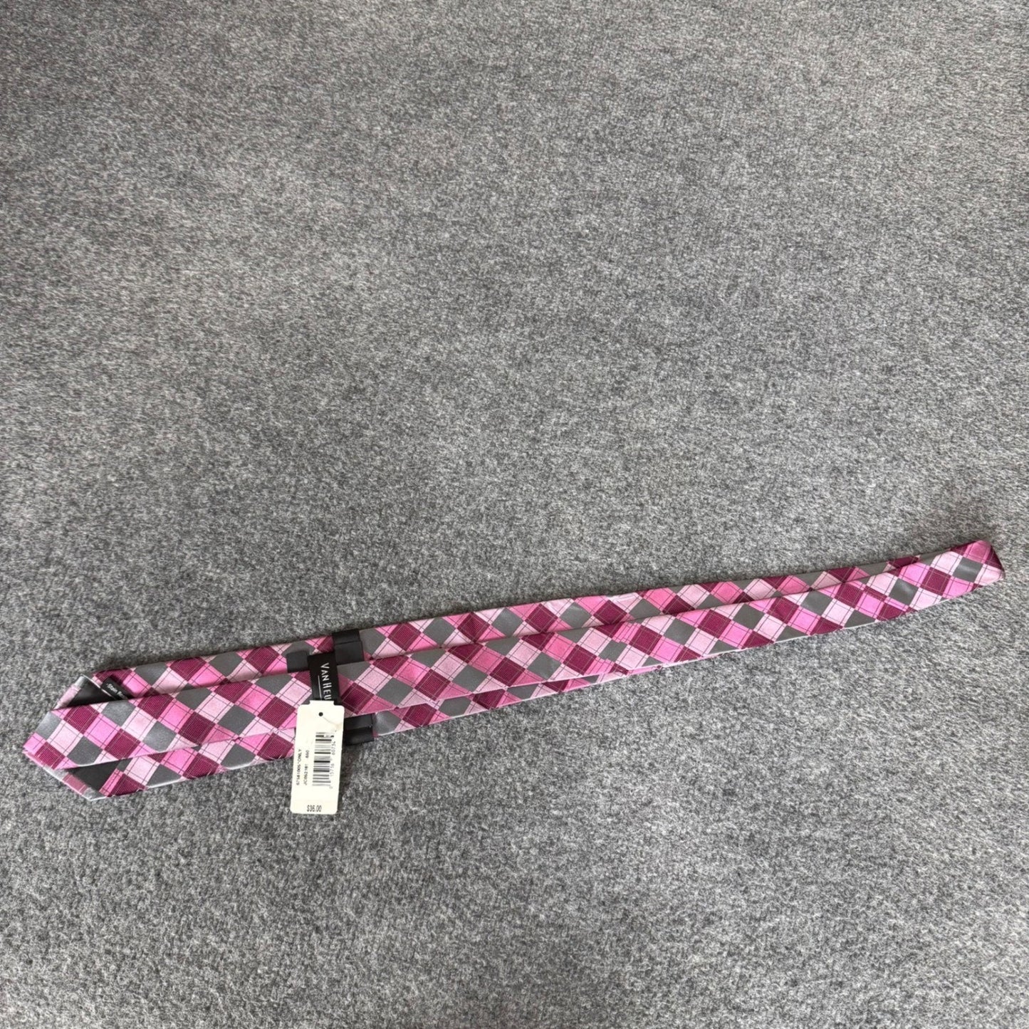 Van Heusen Mens Pink Grey Argyle Plaid Silk Necktie Stain Resistant Handmade