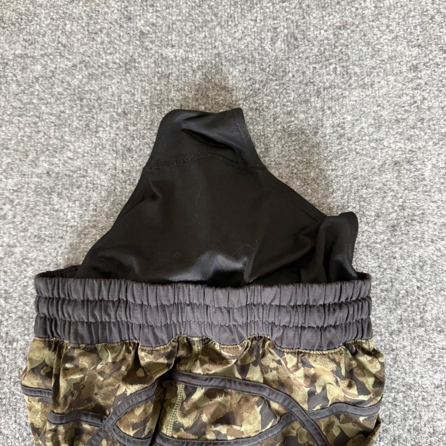 Lululemon Mystic Jungle Fatigue Short Womens Size 6 Camo Lined Athletic Workout