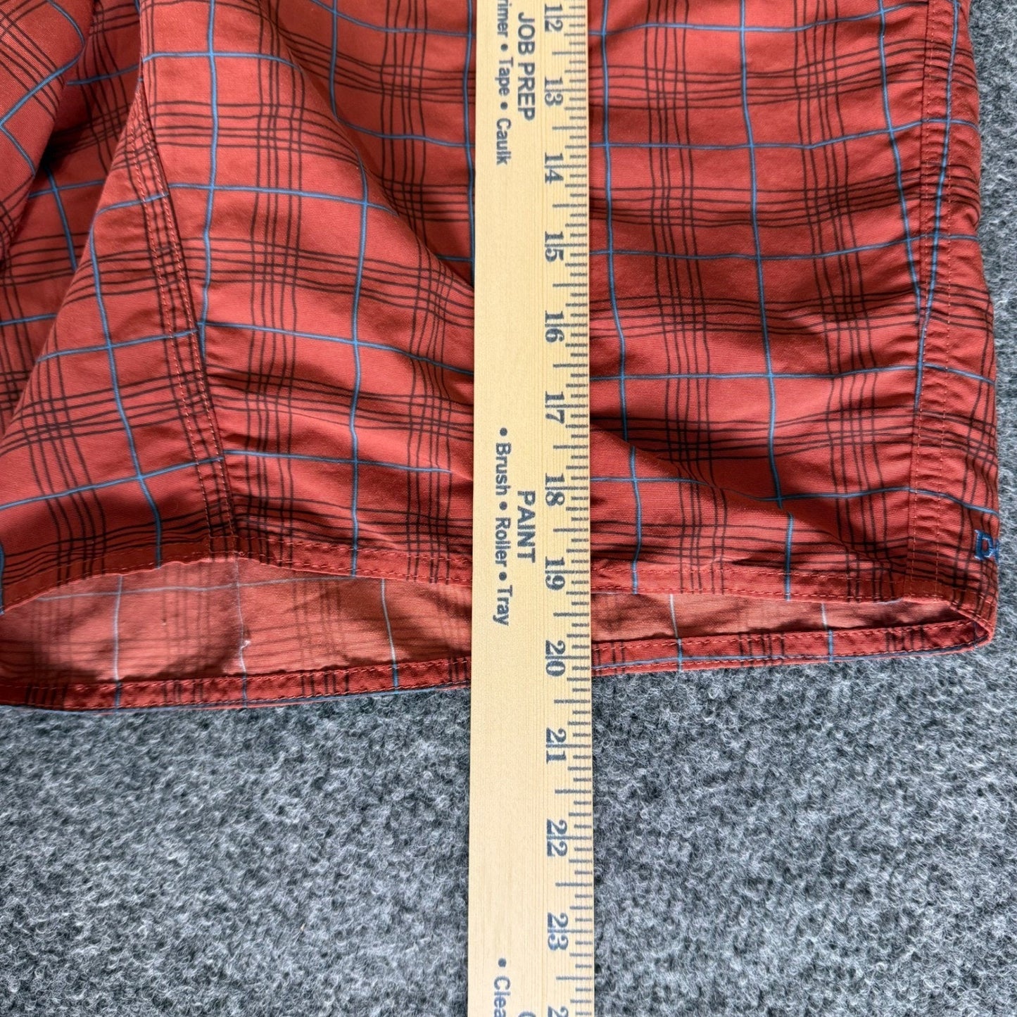 Patagonia Board Shorts Mens 34 Red Plaid Swim Surf Beachwear Casual Lightweight