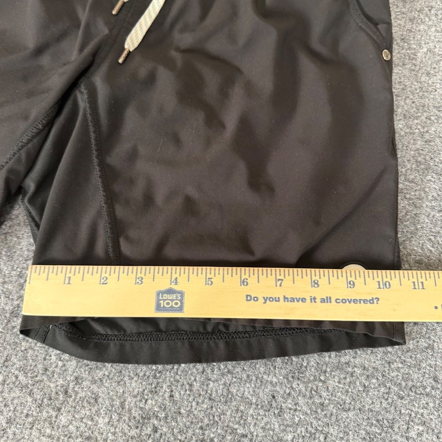 Vuori Kore Shorts Mens Medium Size 30 Black Lined Athletic Gym Training Workout