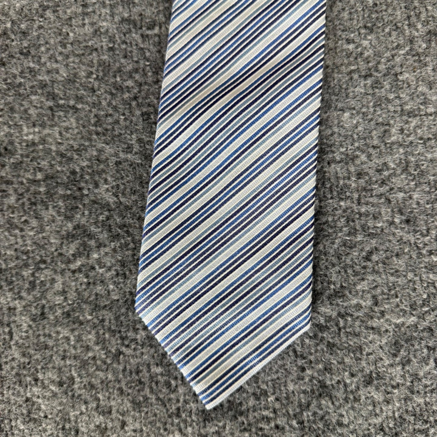 Banana Republic Mens Blue White Striped Silk Cotton Necktie Made in Italy Casual