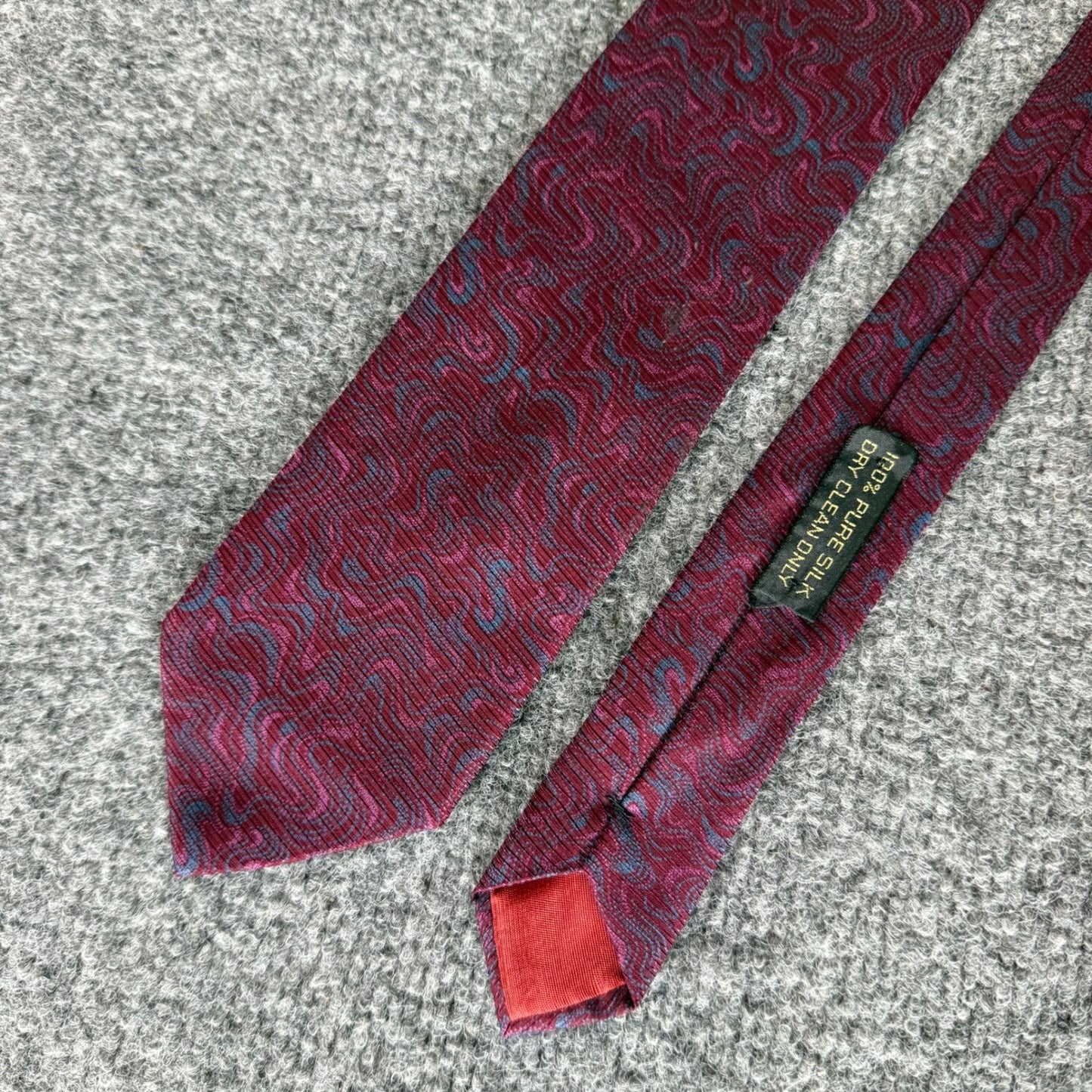 Giorgio Armani Tie Mens 100% Silk Burgundy Blue Abstract Pattern Made in Italy