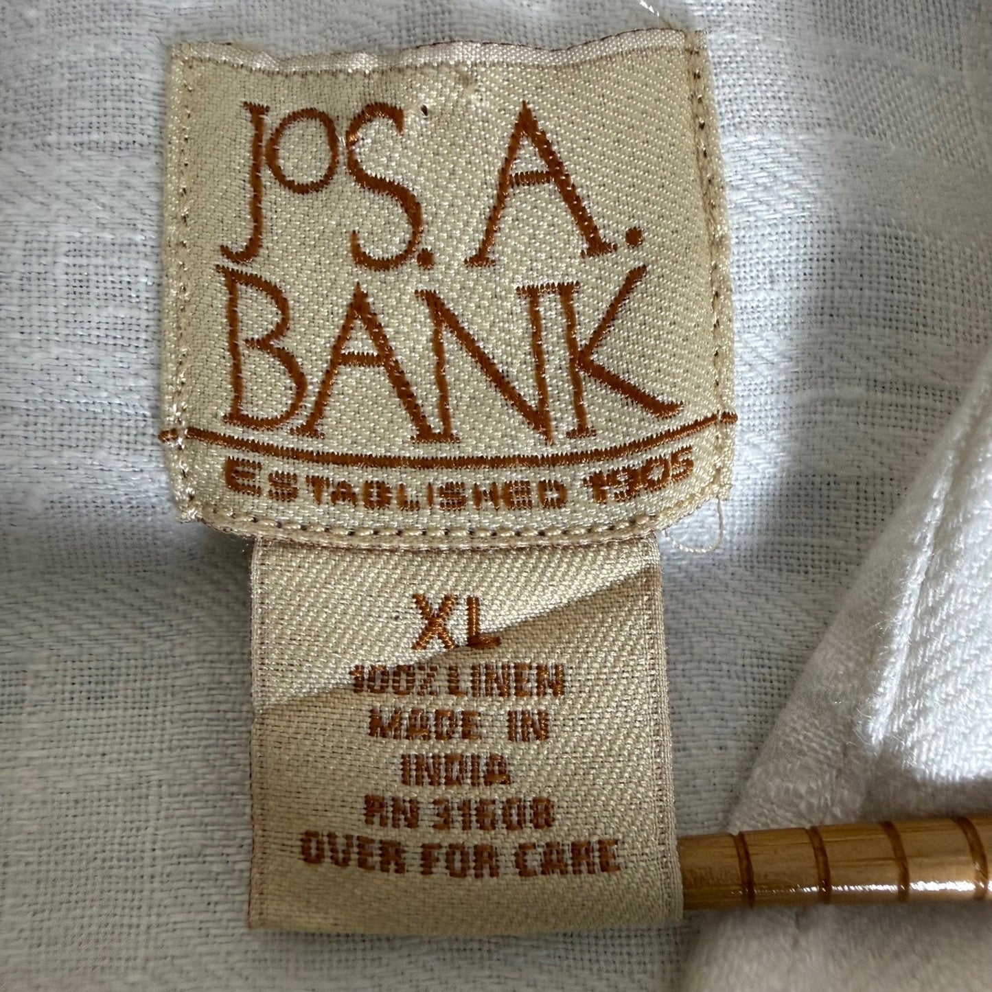 Jos A Bank Mens XL White 100% Linen Long Sleeve Button Up Shirt Casual Classic