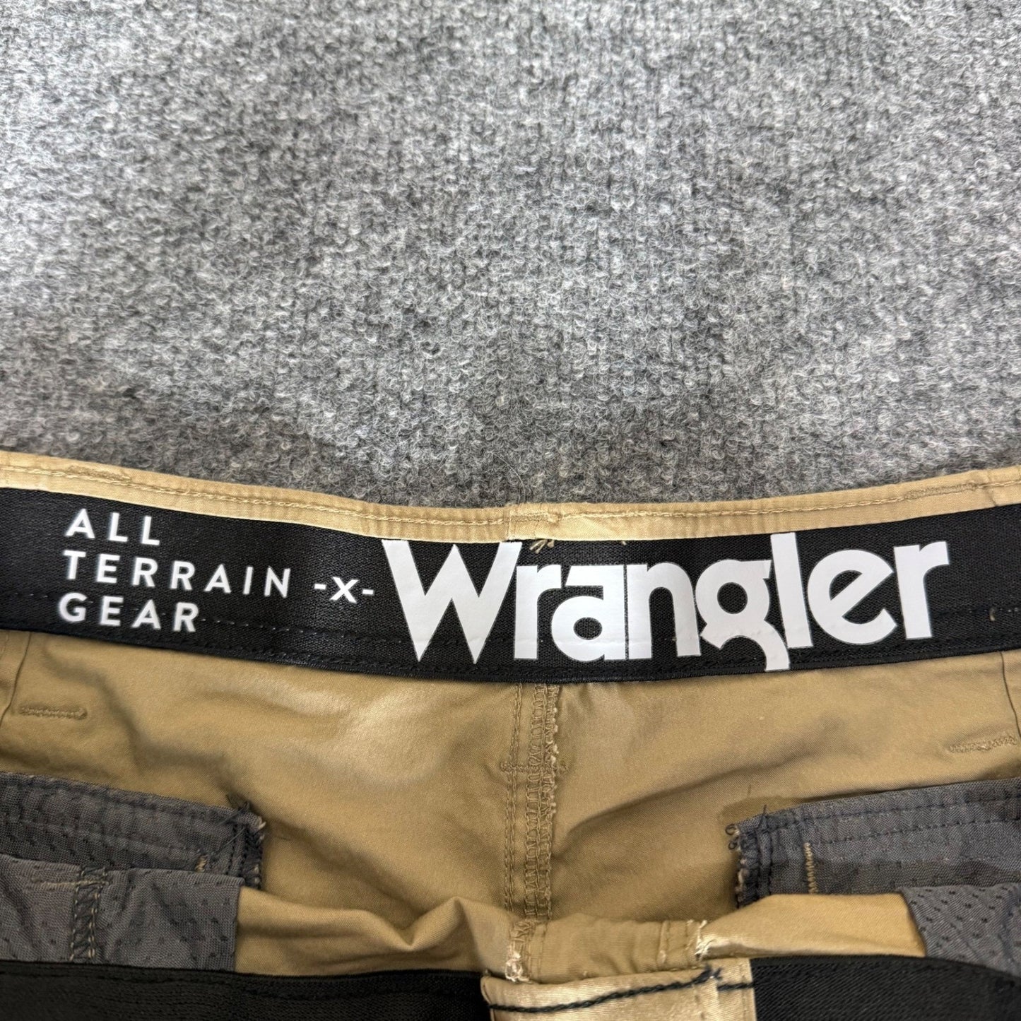 Wrangler All Terrain Gear ATG Cargo Shorts Mens 36 Beige Outdoor Hiking Trail