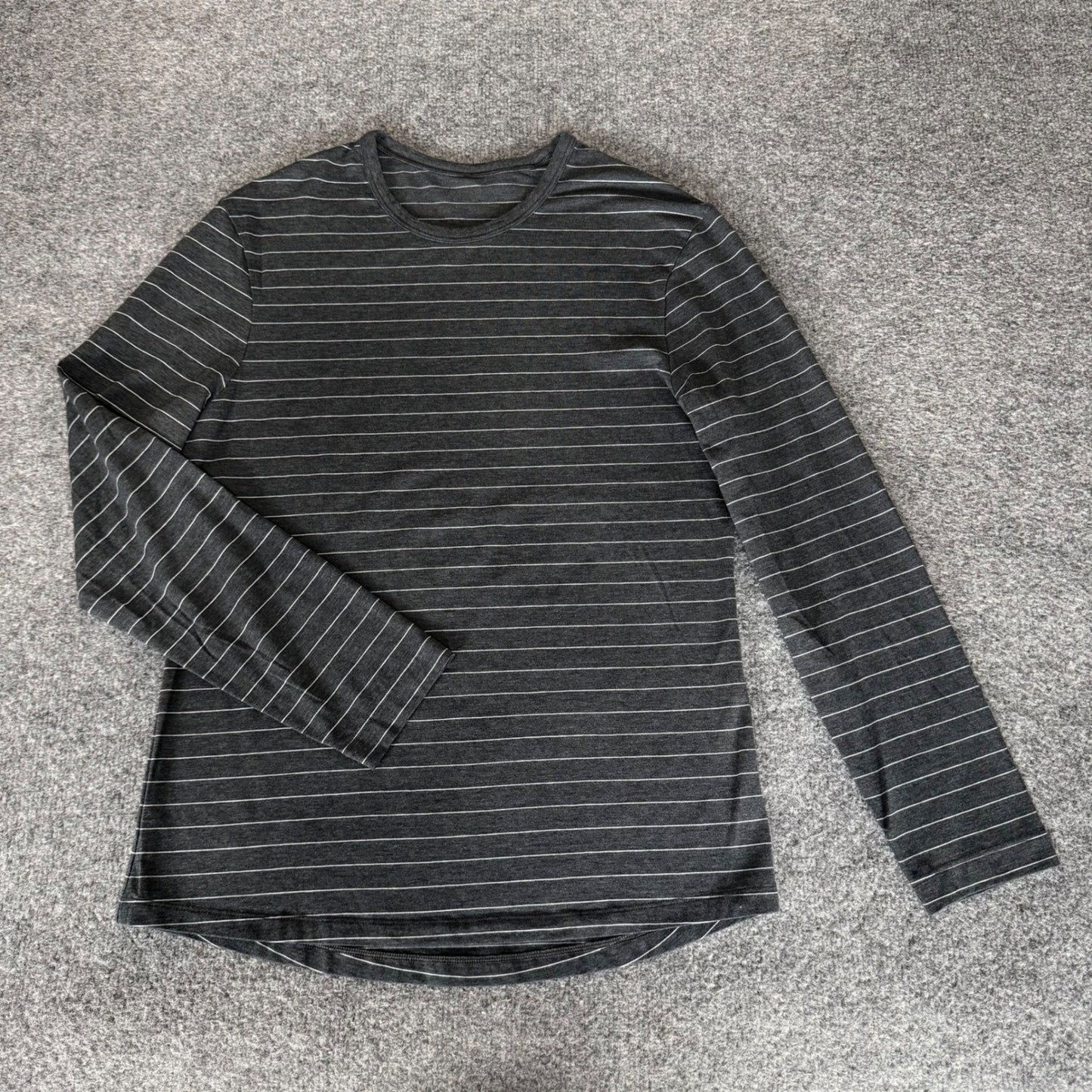 Lululemon Mens Small Gray Striped Long Sleeve Crew Neck Shirt Stretch Casual Top