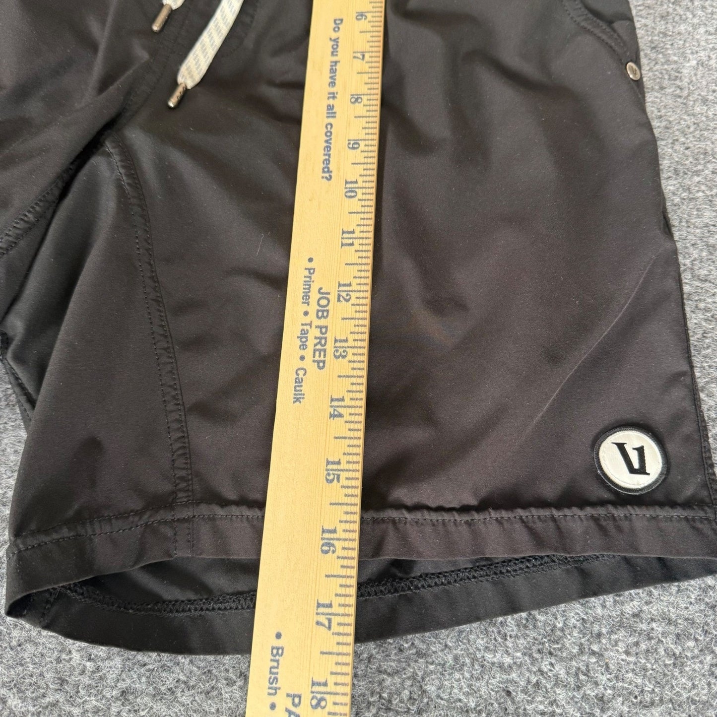 Vuori Kore Shorts Mens Medium Size 30 Black Lined Athletic Gym Training Workout