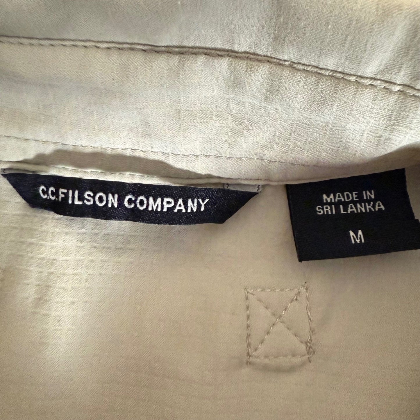 CC Filson Ultra Light Fishing Shirt Mens M Sandbar Long Sleeve Button Up Outdoor