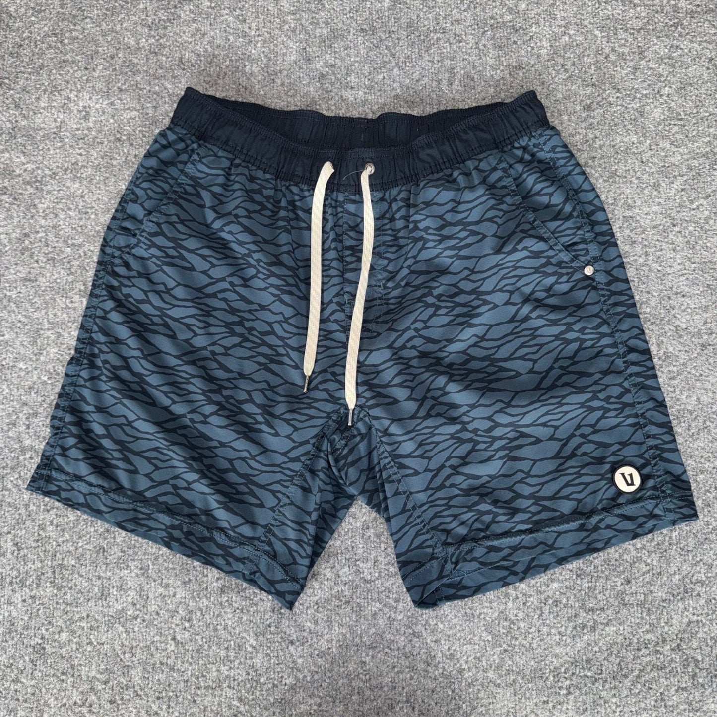 Vuori Kore Shorts Mens 31 Blue Geometric Lined Athletic Gym Training Workout