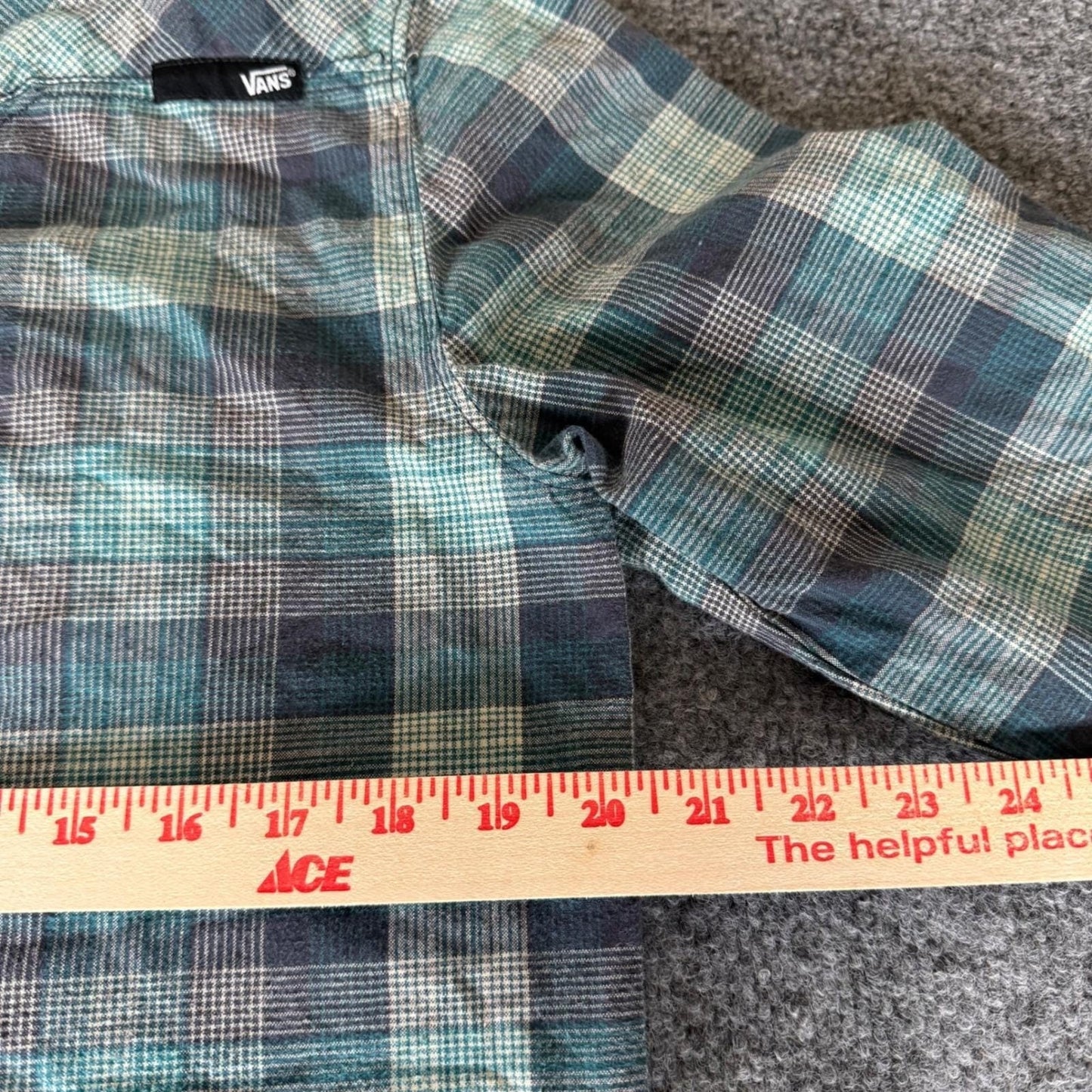 Vans Flannel Shirt Mens Small Green Plaid Long Sleeve Snap Button Front Skate
