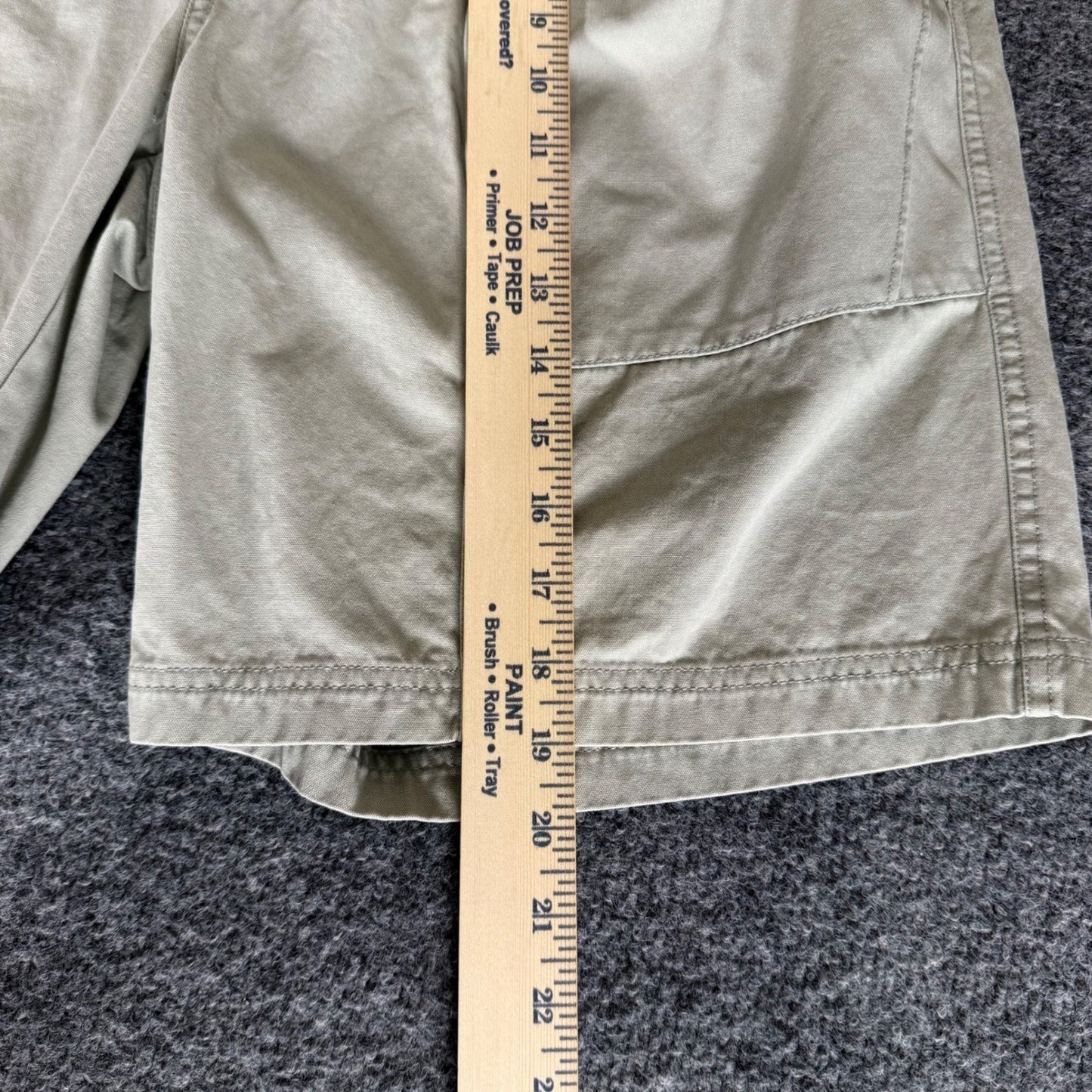 Tommy Bahama Relax Mens 34 Khaki Olive Pleated Cotton Chino Shorts Casual Summer