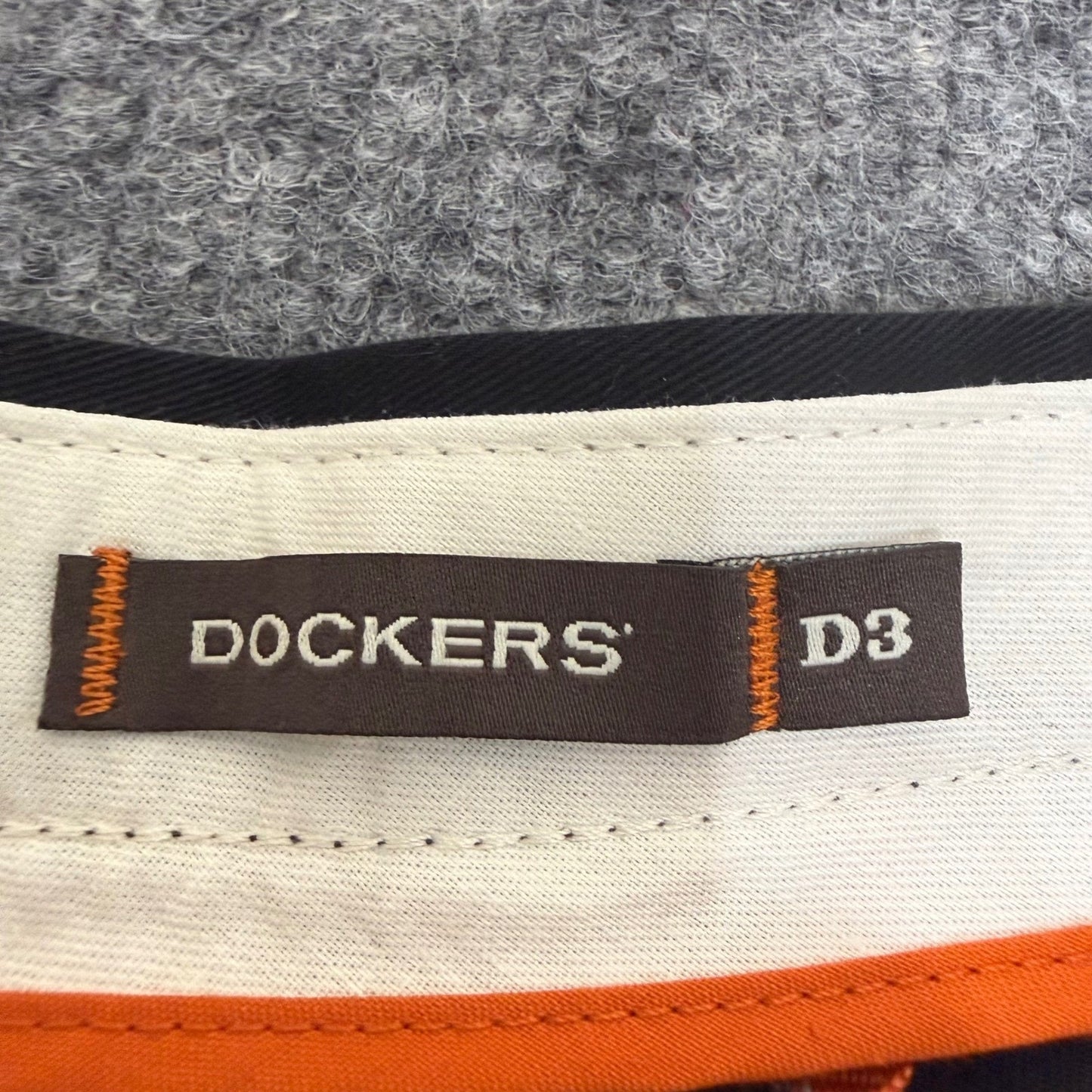 Dockers Mens Easy Khaki D3 Classic Fit Pleated Pants Black 34x30.5 NWT Office