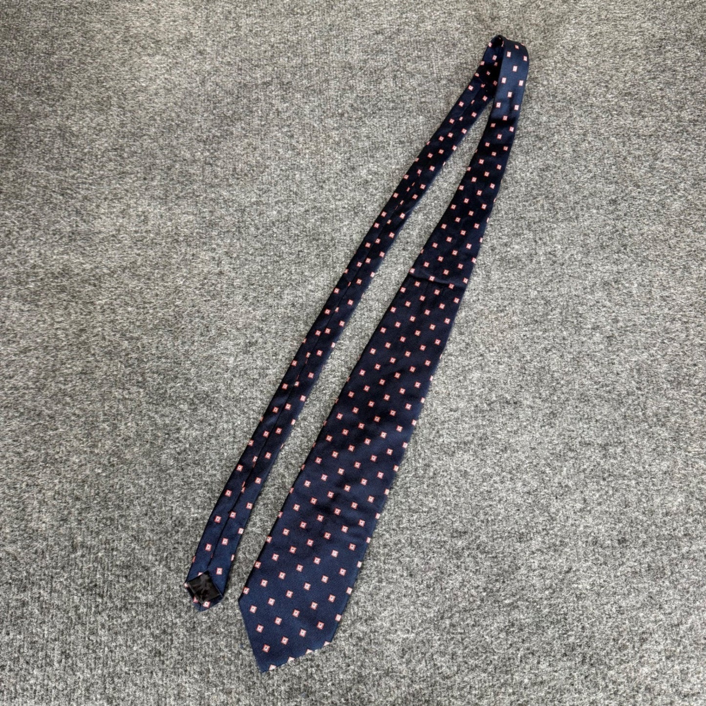 Brooks Brothers 346 Mens Navy Blue Silk Geometric Square Pattern Necktie Office