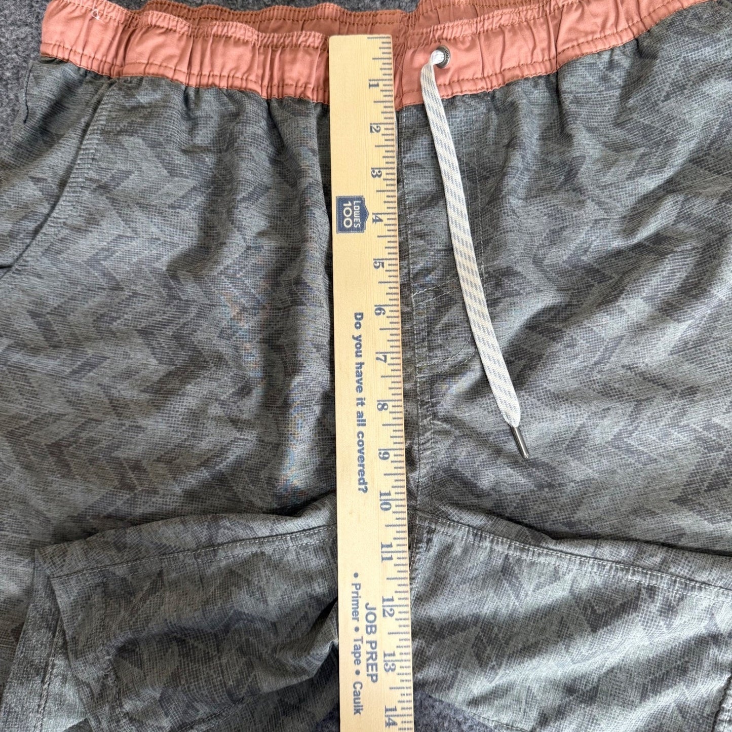 Vuori Kore Shorts Mens 32 Zig-Zag Chevron Geometric Lined Athletic Gym Training