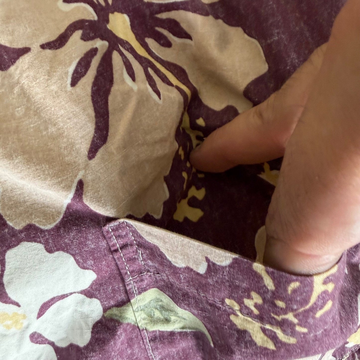 Cooke Street Hawaiian Shirt Mens L Floral Aloha Reverse Print Button Up Vacation