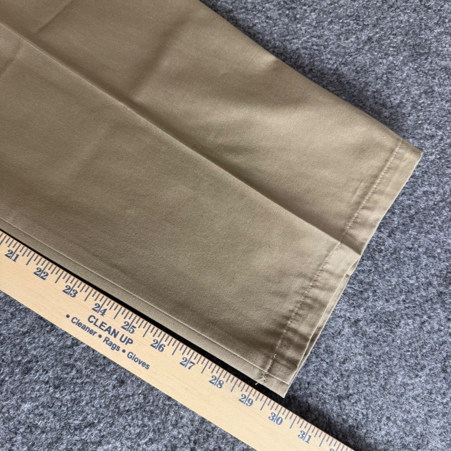 Dockers Signature Khaki Pants Mens 36x30 Tan Classic Fit Pleated Casual Workwear