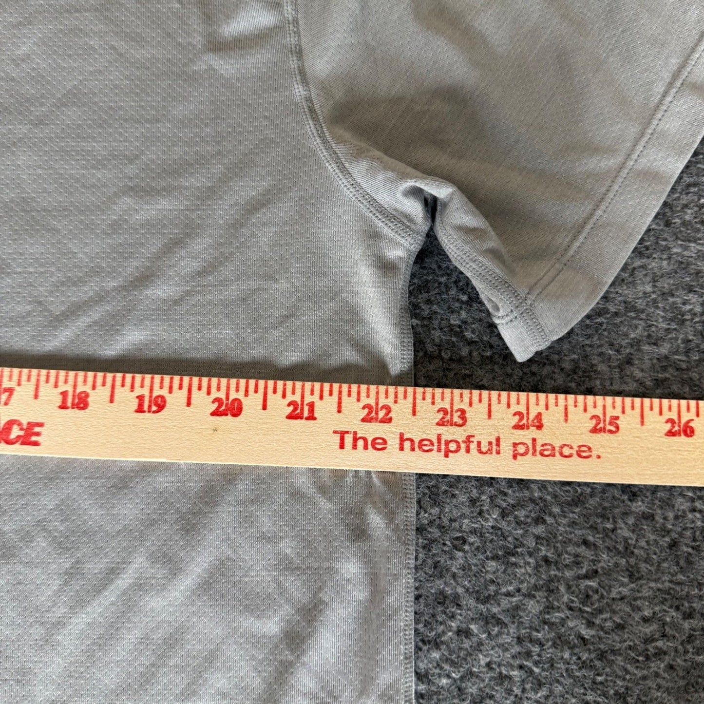 Vuori Zephyr Shirt Mens XL Gray Athletic Performance Training Workout Gym V191