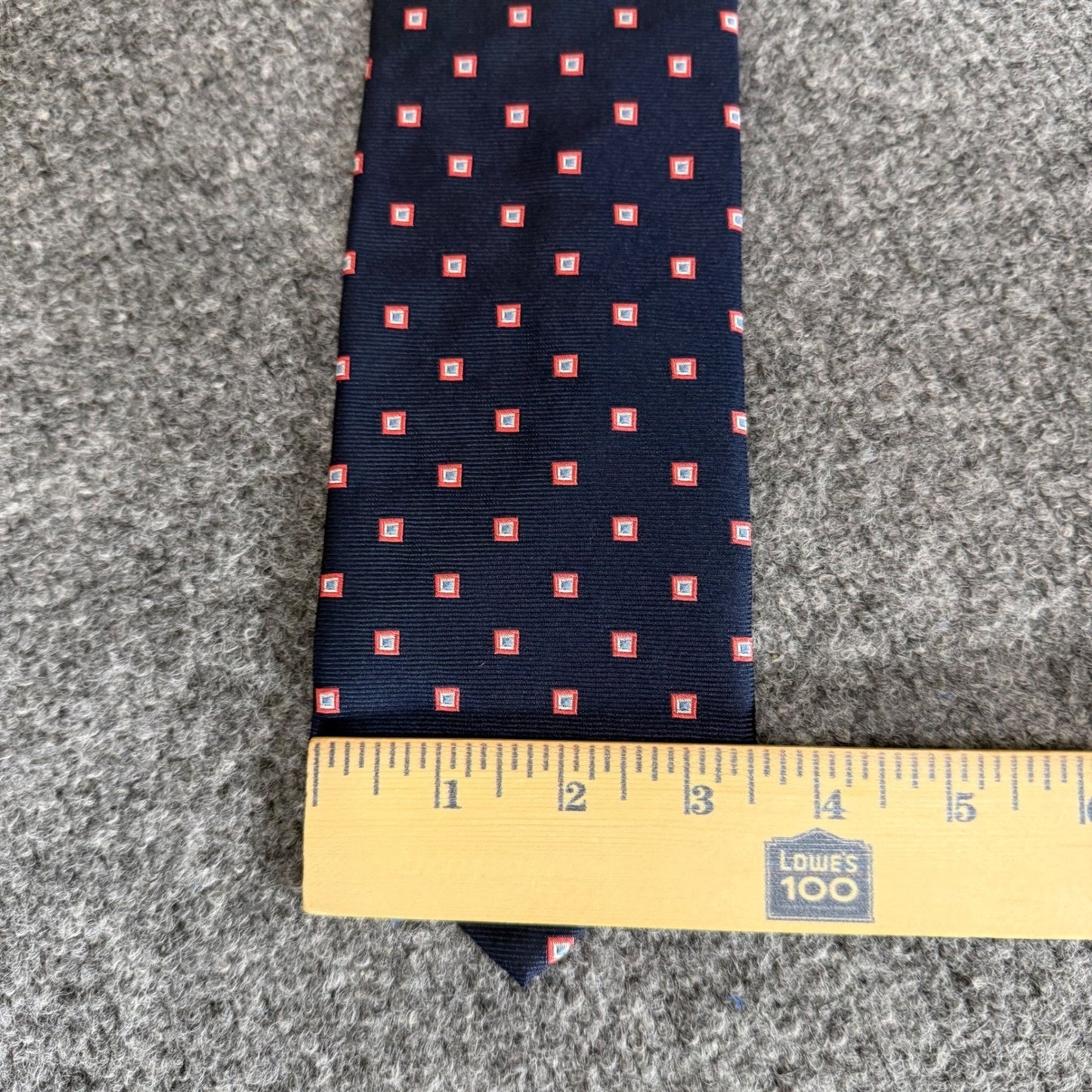 Brooks Brothers 346 Mens Navy Blue Silk Geometric Square Pattern Necktie Office