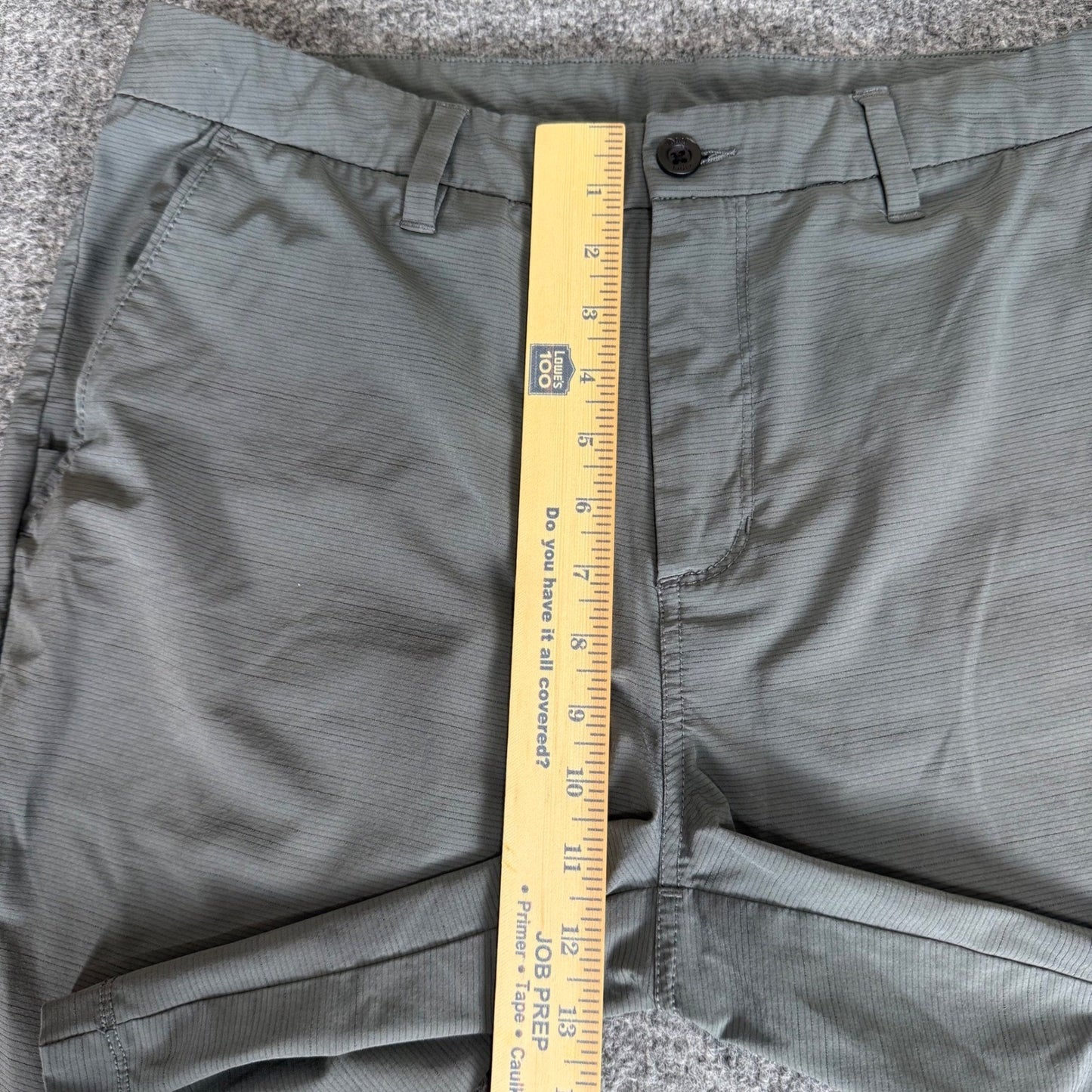 Vuori Pebble Short Mens 34 Gray Performance Stretch Active Golf Lightweight V399