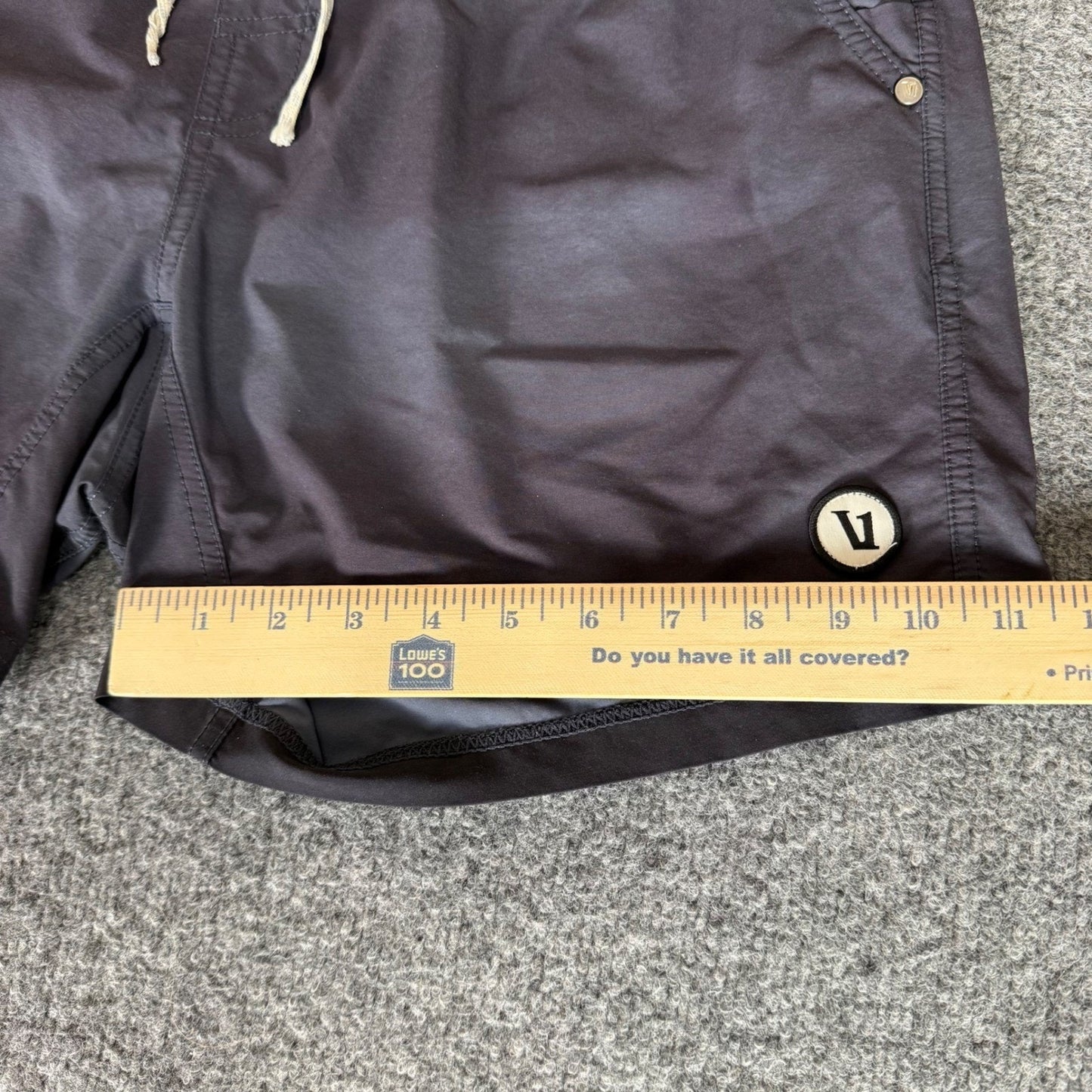 Vuori Athletic Shorts Mens Size 30 Gray Unlined Stretch Gym Workout Performance