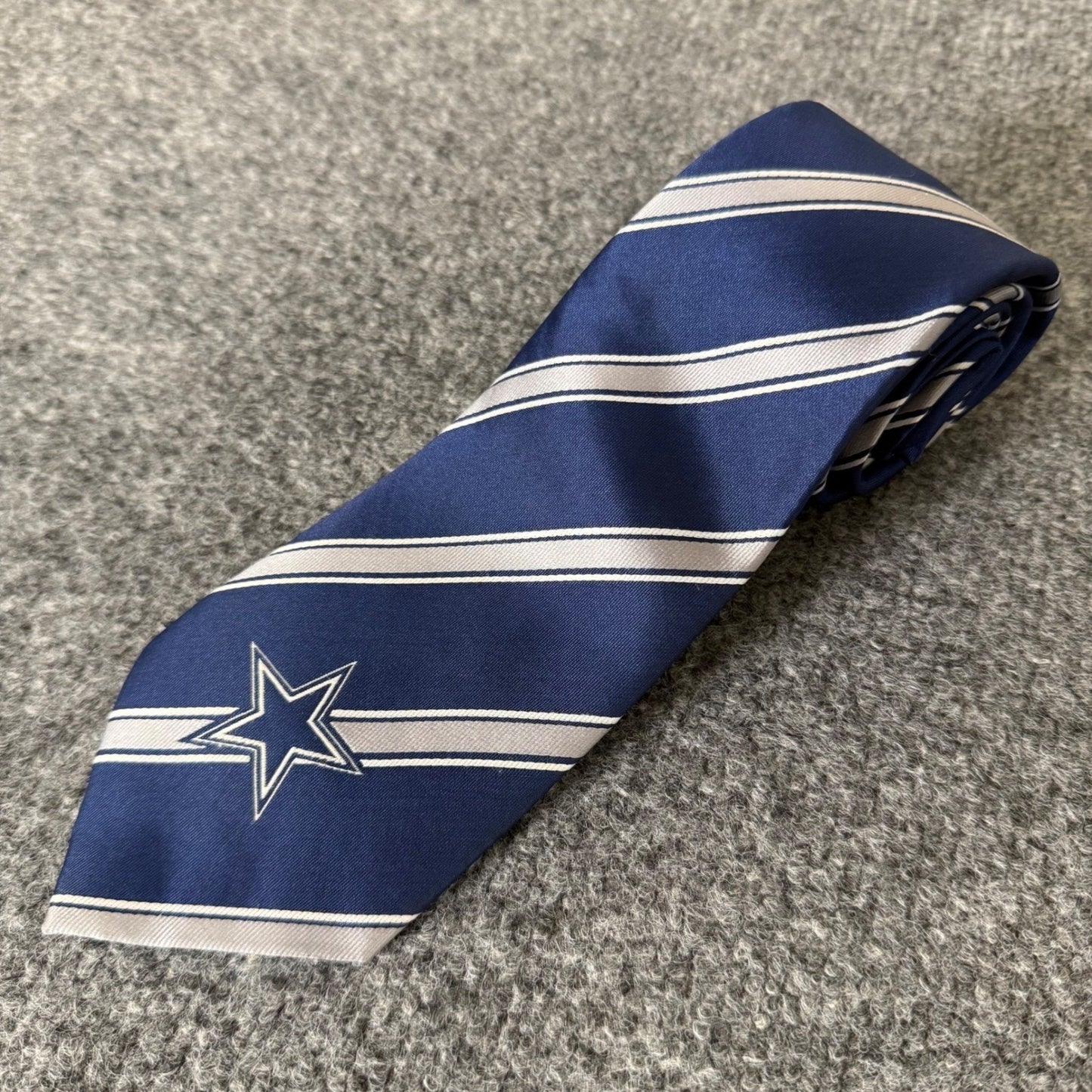 Dallas Cowboys NFL Mens Necktie Blue Silver Striped Star Tie Football Business