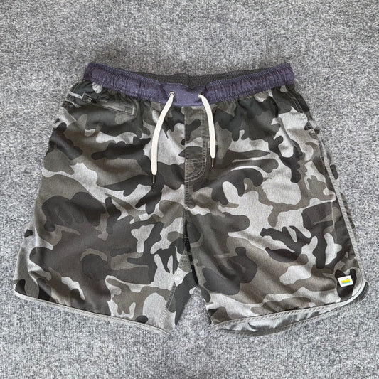 Vuori Banks Shorts Mens 32 Camo Athleisure Unlined Stretch Workout Running Gym