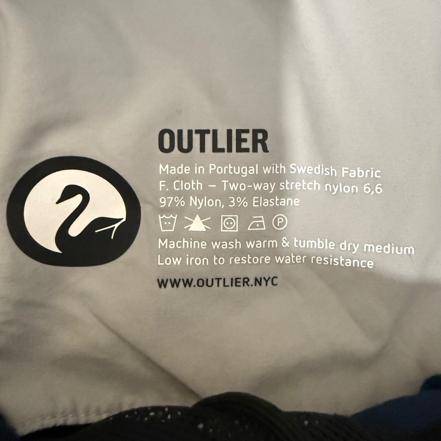 Outlier New Way Shorts Mens 28 Blue Stretch Nylon Tech Casual Travel Performance