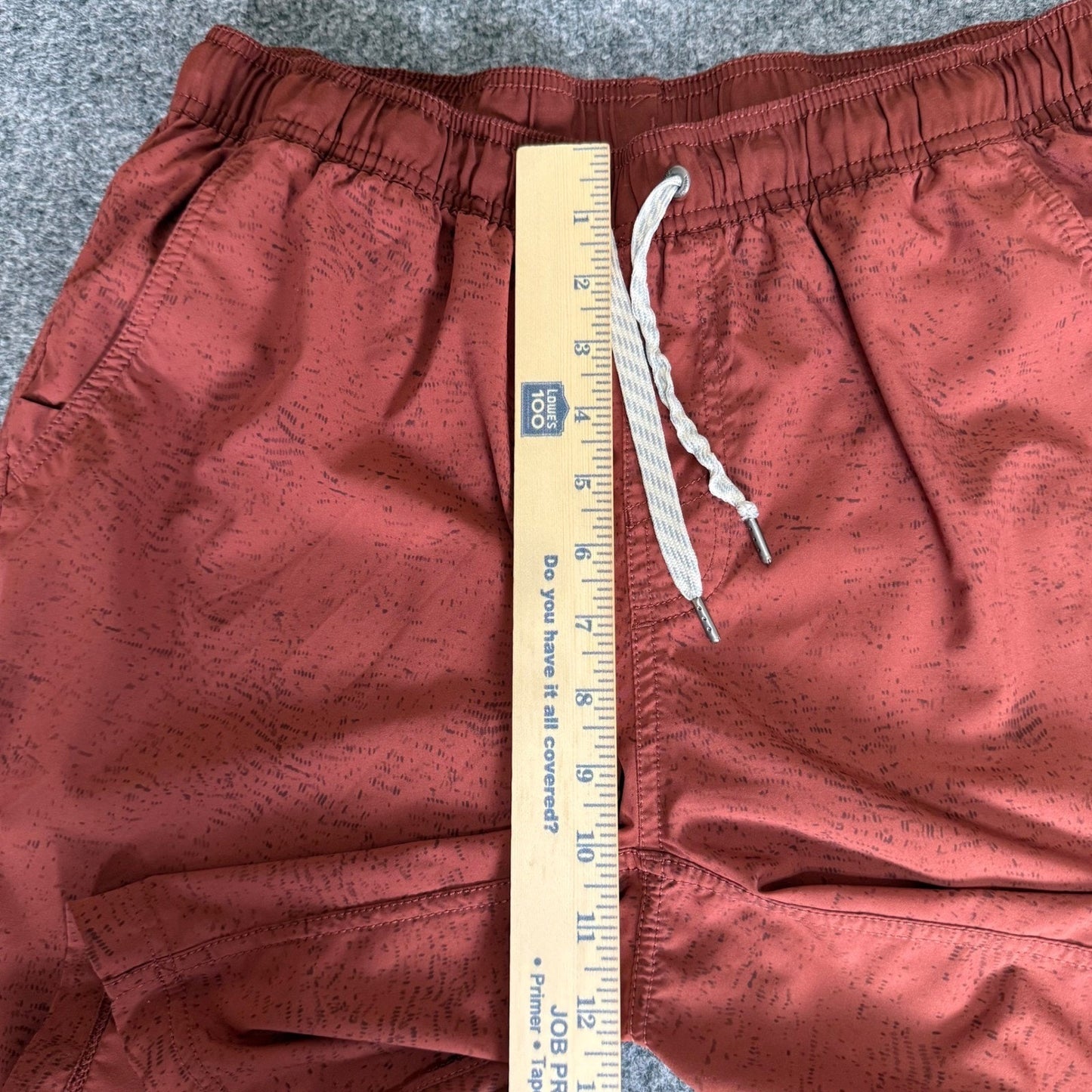 Vuori Kore Shorts Mens Size 30 Red Lined Athletic Gym Training Workout Running