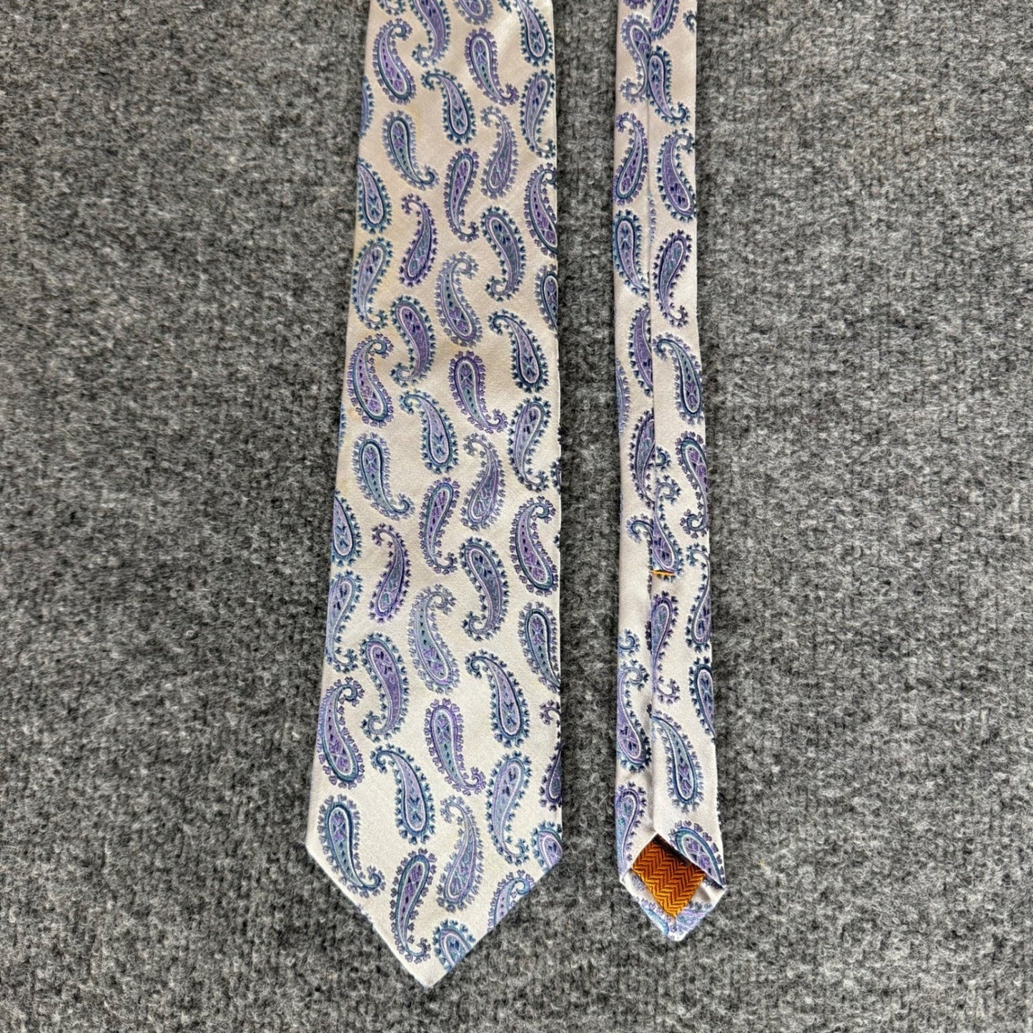 Chelsea Robert Talbott Mens Silk Paisley Tie Handsewn Made in USA Neckwear