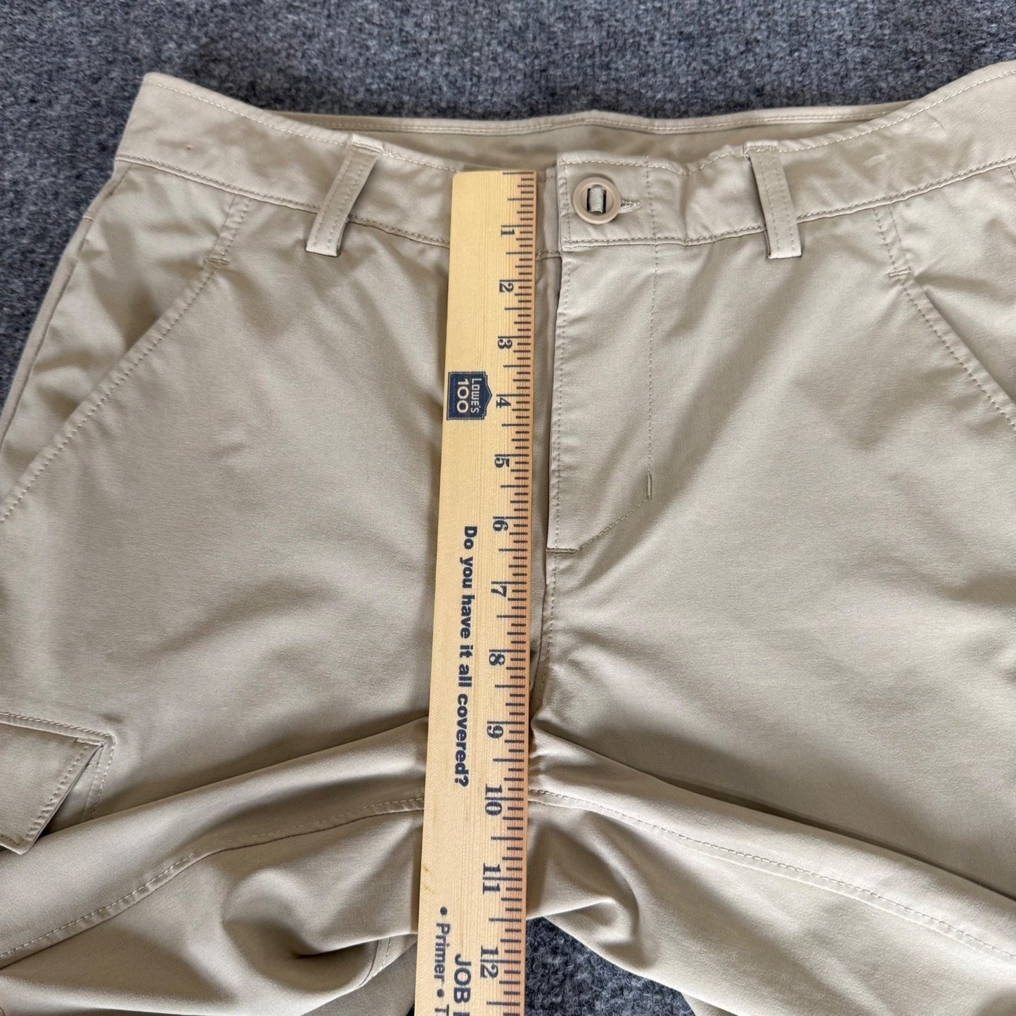 Under Armour HeatGear Tactical Cargo Shorts Mens 30 Tan Khaki Loose Fit Utility