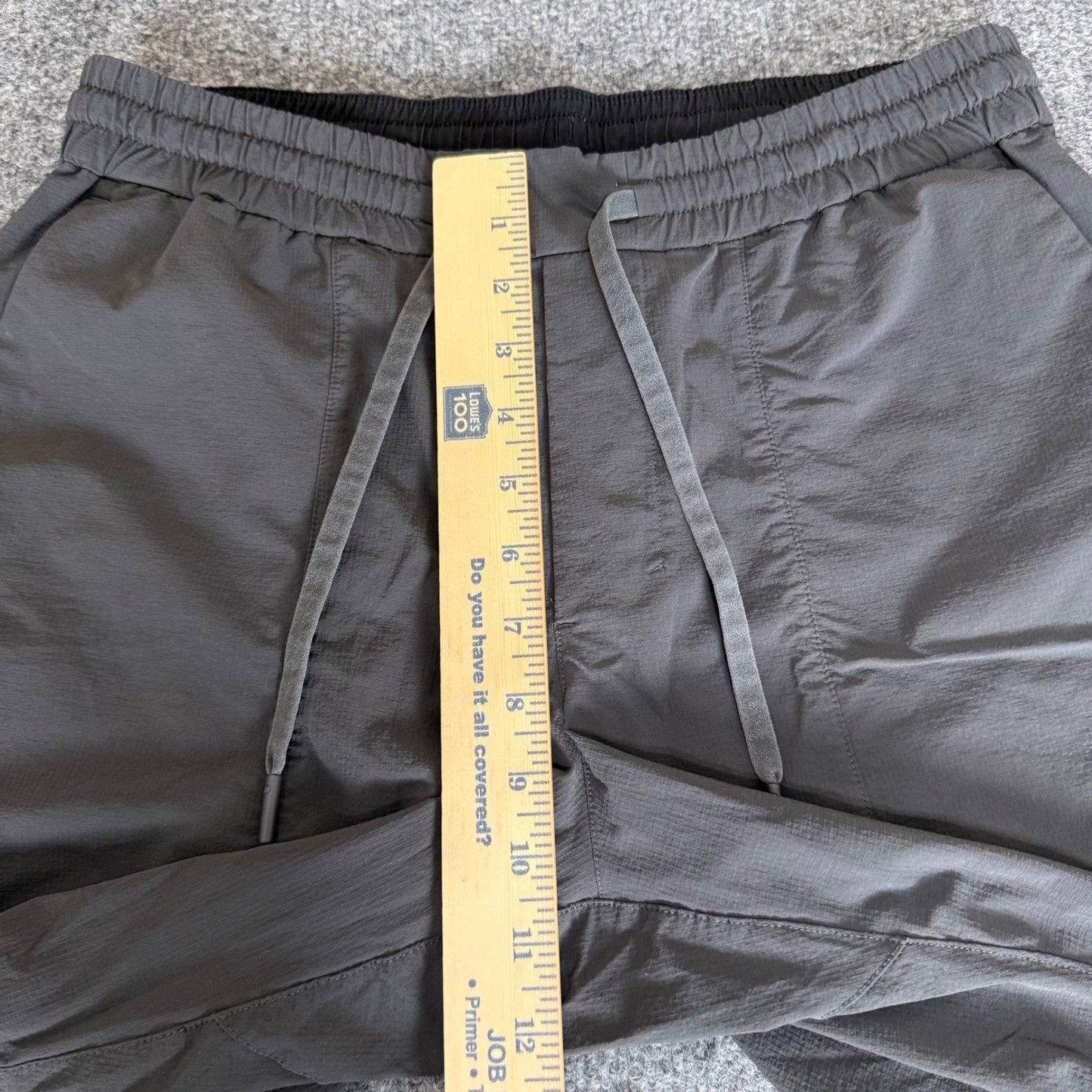 Lululemon Bowline Shorts Mens Medium 30x8 Gray Athleisure Training Gym Comfort