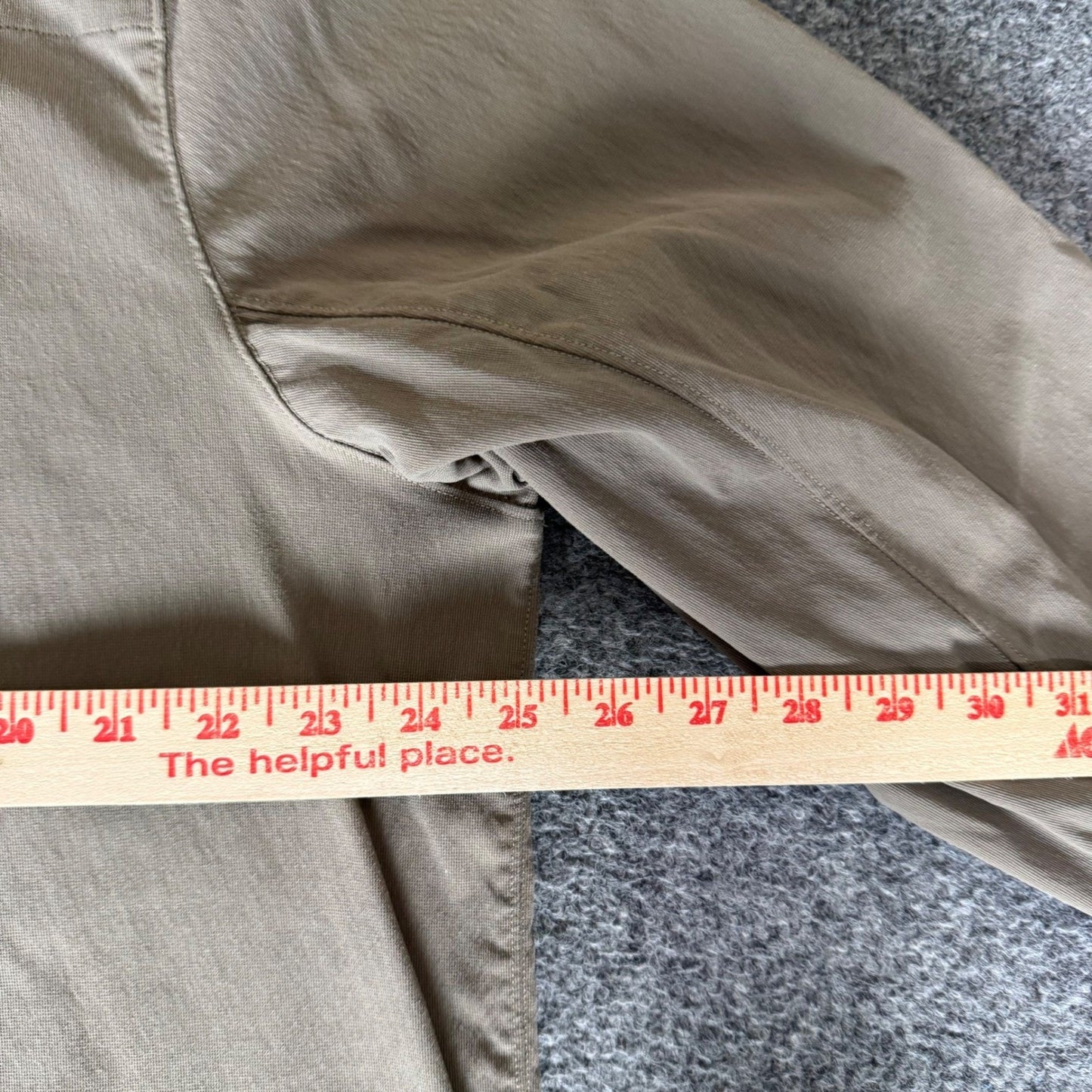 Lululemon Mens XL Olive Long Sleeve Button Up Shirt Stretch Casual Office Travel