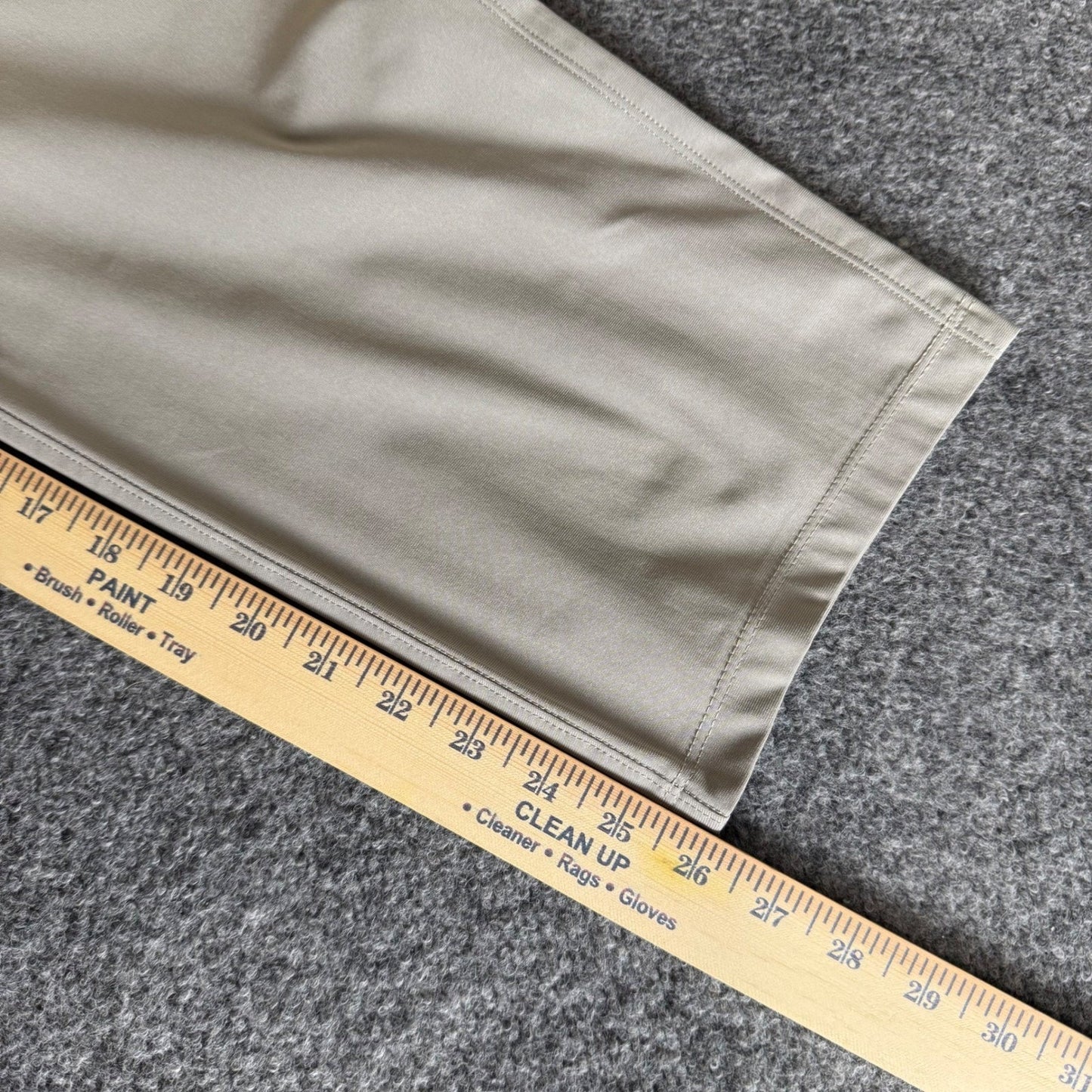 Vuori Meta Pants Mens 38x26 Beige Casual Chino Performance Stretch Comfort V430