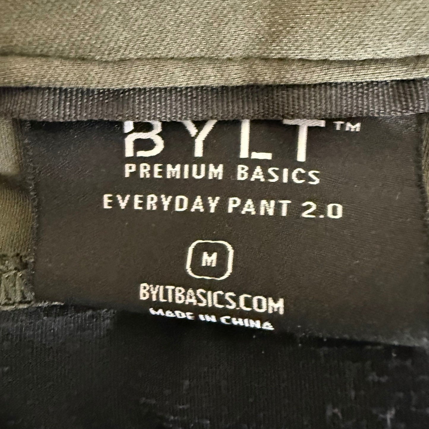 BYLT Everyday Pant 2.0 Mens Medium 31x29 Olive Green Slim Stretch Casual Comfort